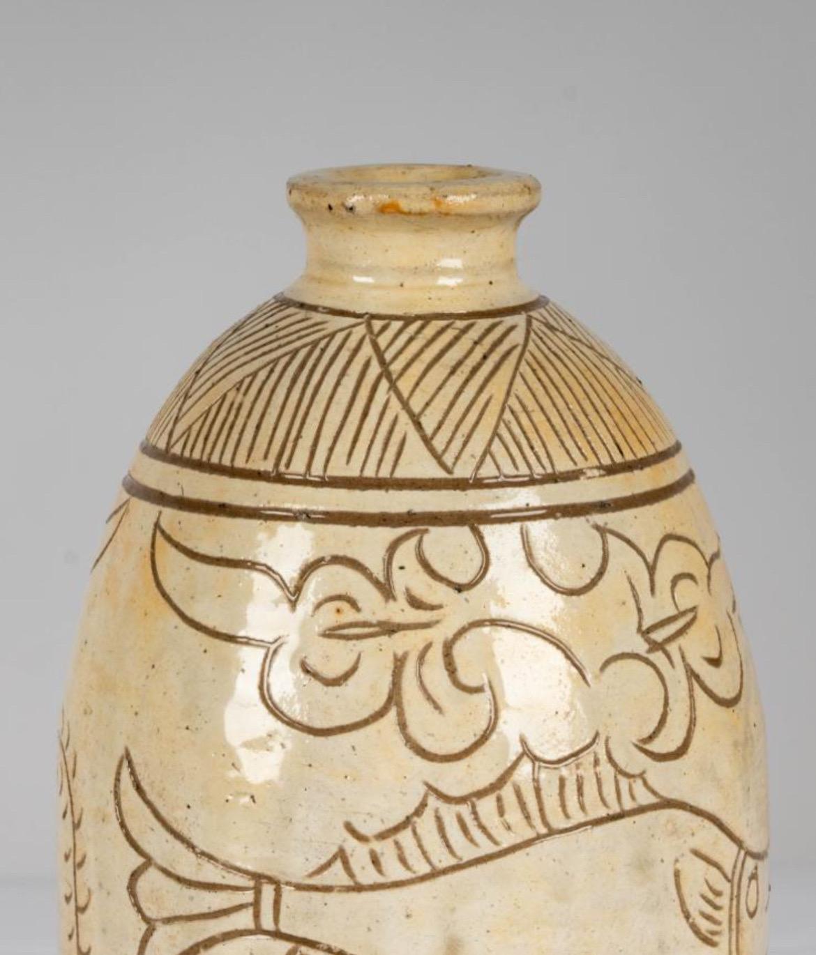 Rare Korean Incised Glaze Fish Bottle Vase In Good Condition For Sale In Los Angeles, CA