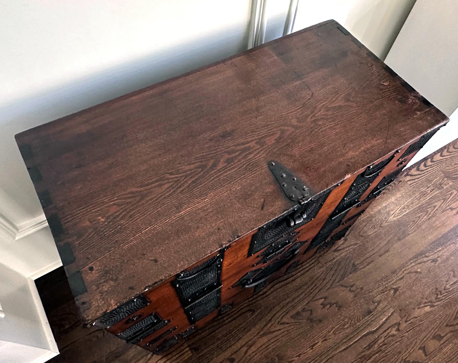 Rare Korean Pakch'on Bandaji Chest Joseon Dynasty For Sale 9