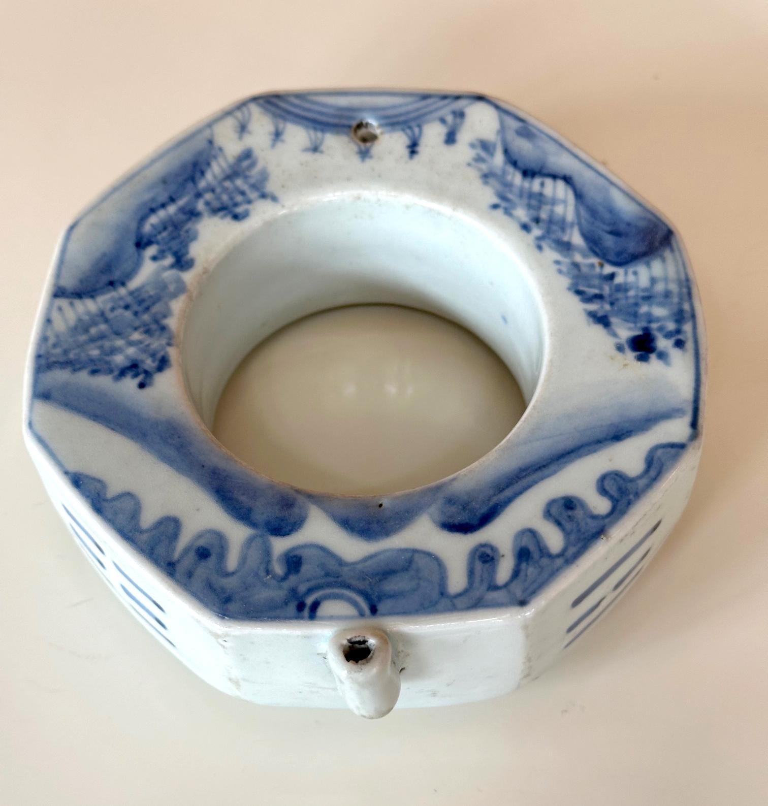 Céramique Rare compte-gouttes coréen en forme de beignet Dynasty Joseon en vente