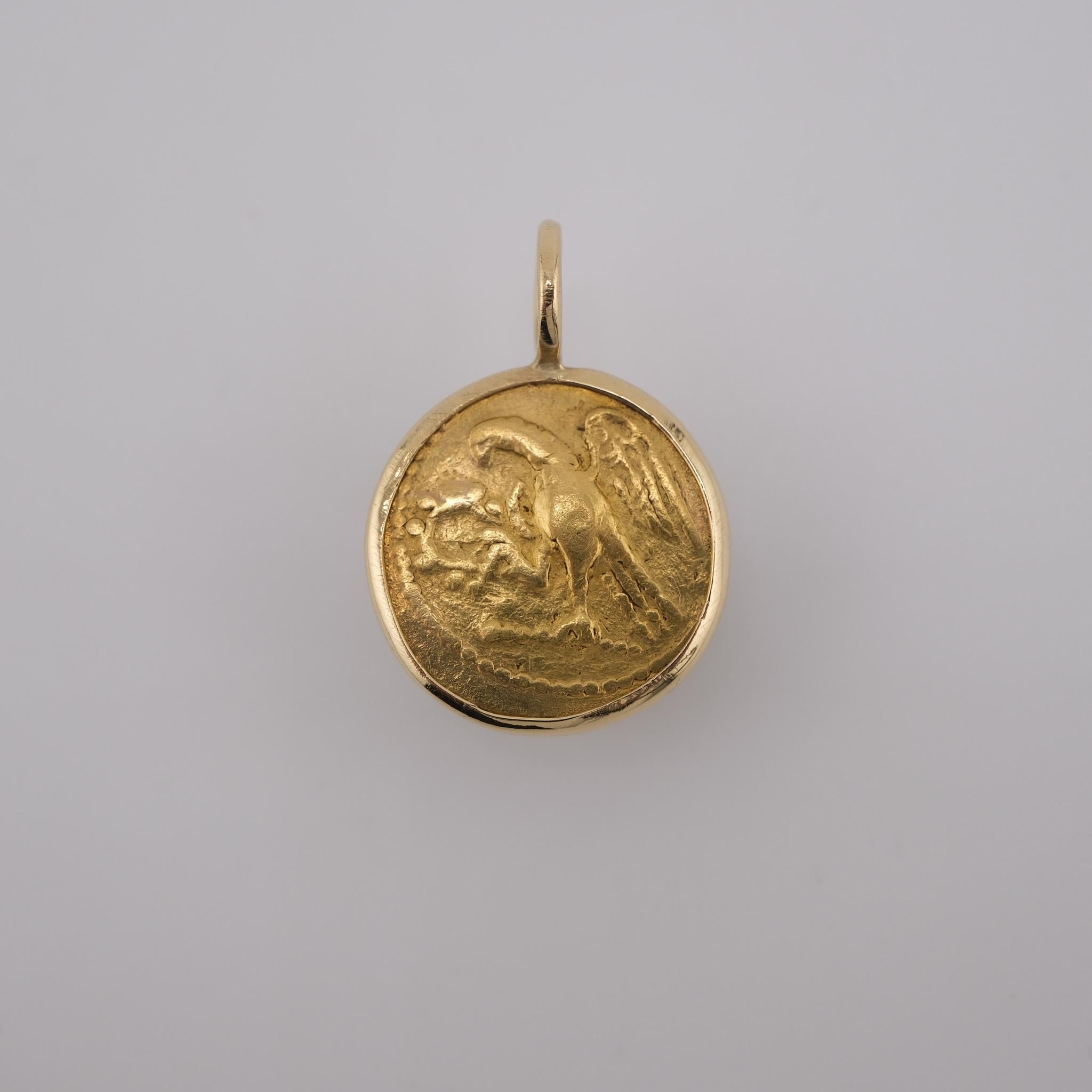 Raro ciondolo a forma di statere d'oro Koson in oro 18k (44 a.C.) in vendita 1