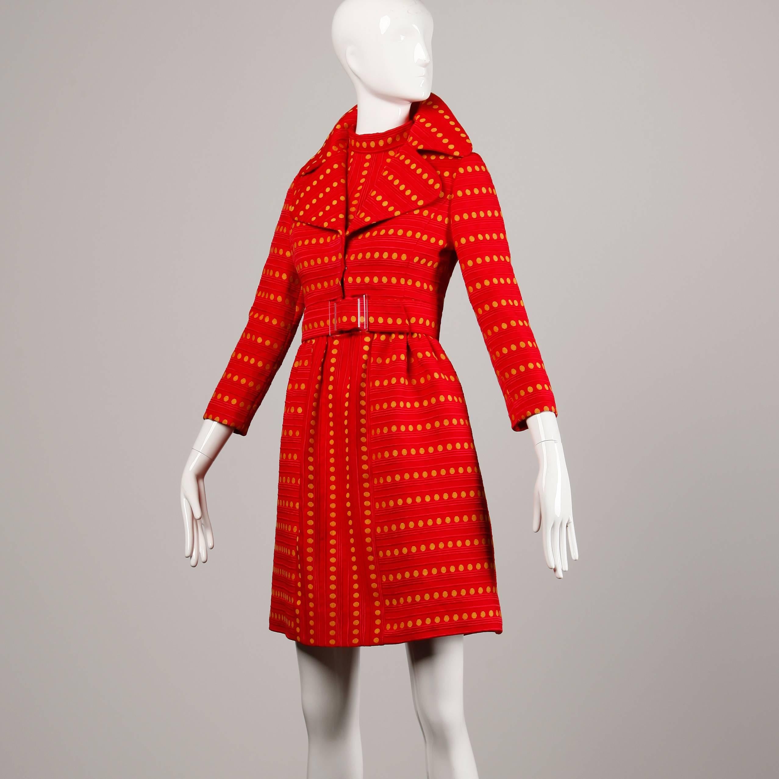 Kreinick Rare ensemble robe et veste à pois rouges et jaunes vintage des années 1960 Excellent état - En vente à Sparks, NV