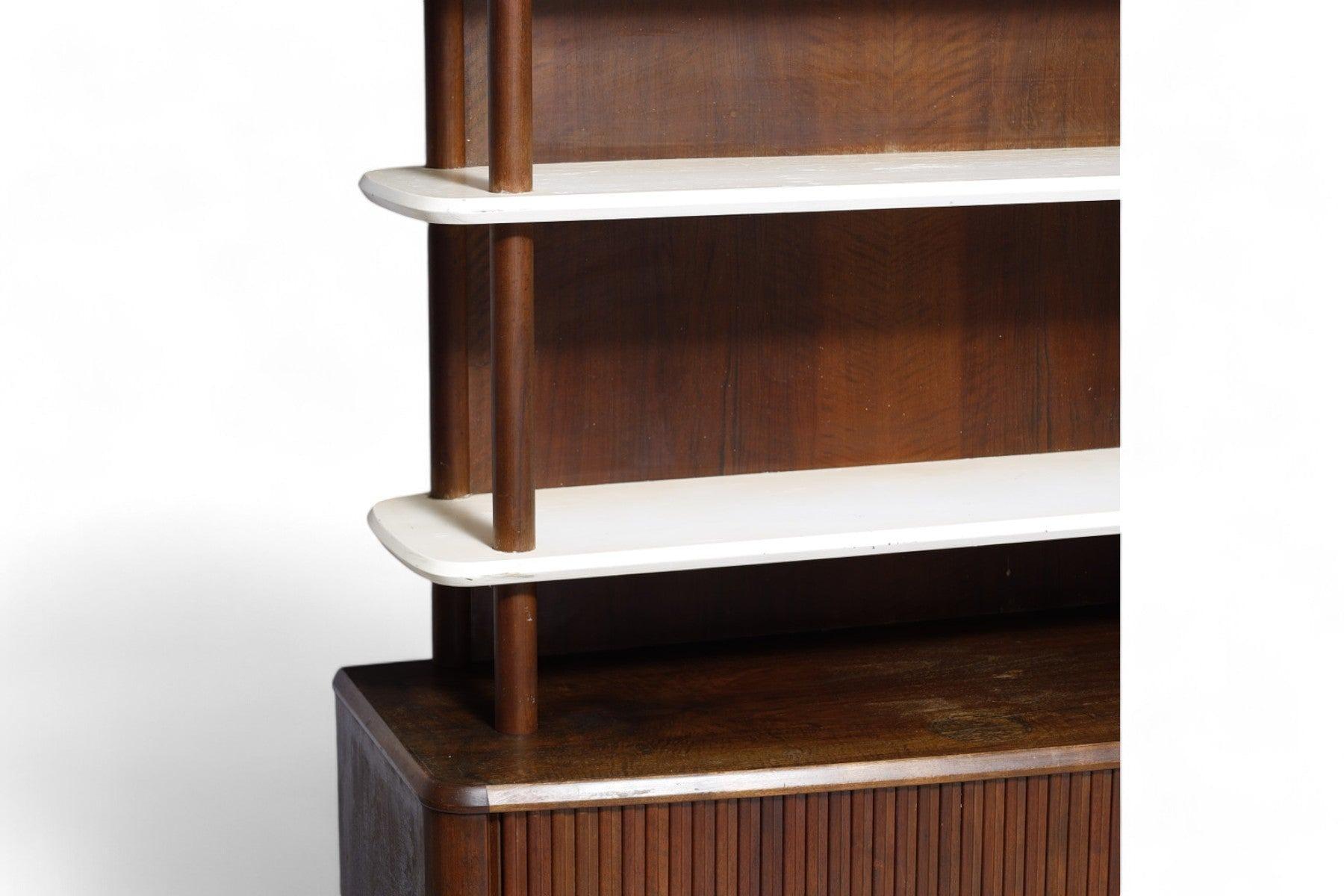 Danese Raro mobile da parete Kurt Olsen / Credenza alta in noce con ante a tamburo in vendita