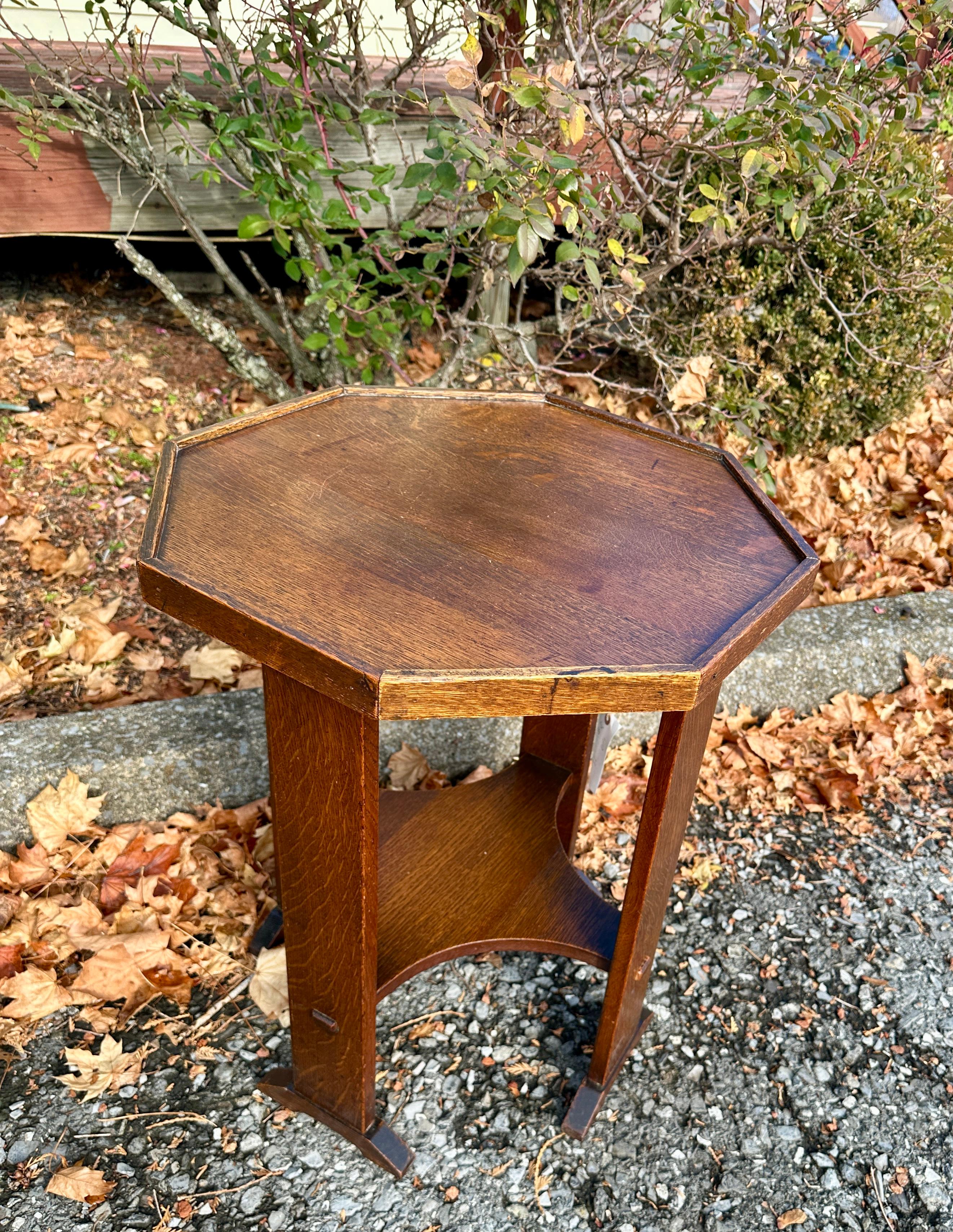 Antiquities- L & JG Stickley-Small Table - avec pieds à chaussures modèle 515 circa 1910 W8123 en vente 5