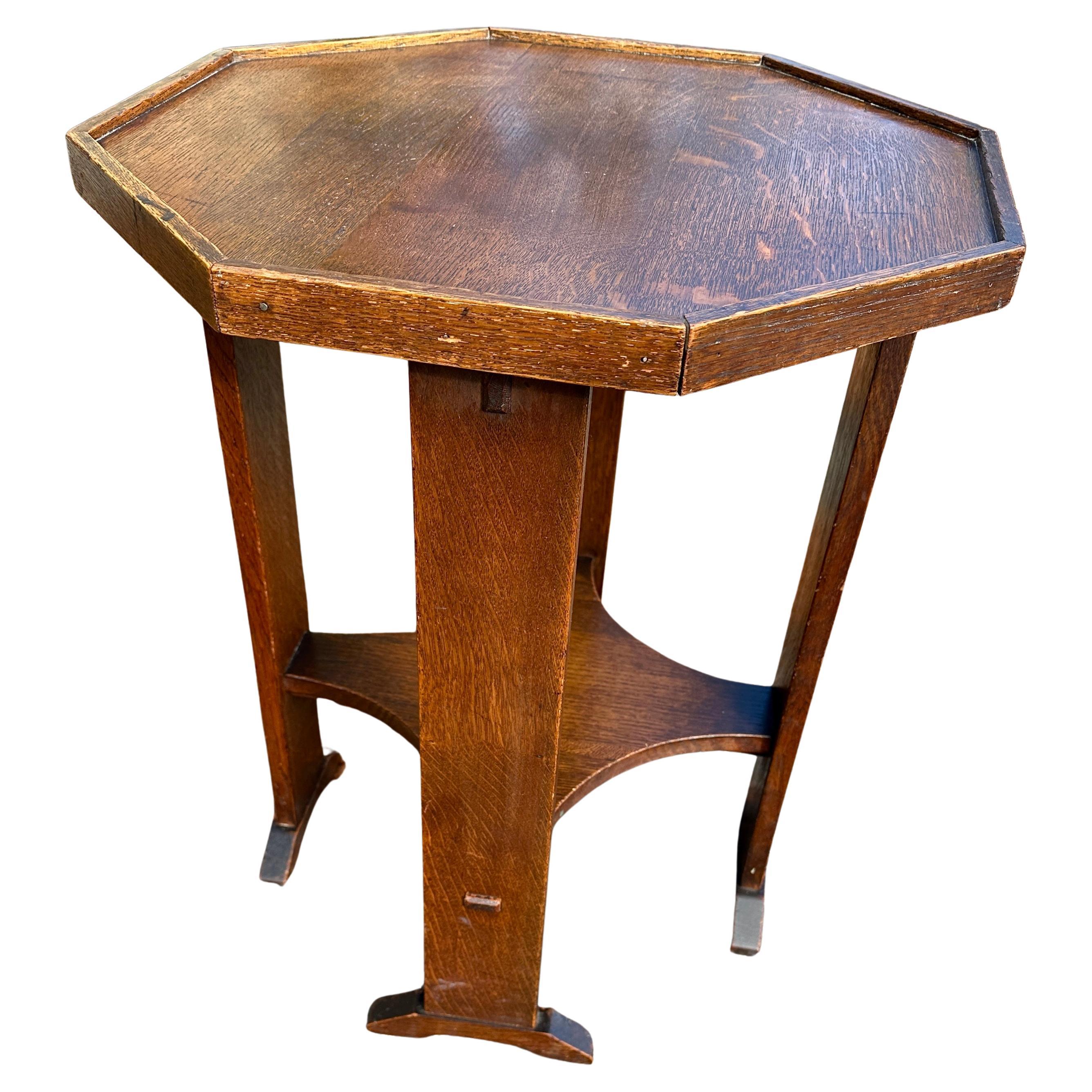 ANTICO- Tavolo piccolo L & JG Stickley - con piedini a scarpa modello 515 circa 1910 W8123
