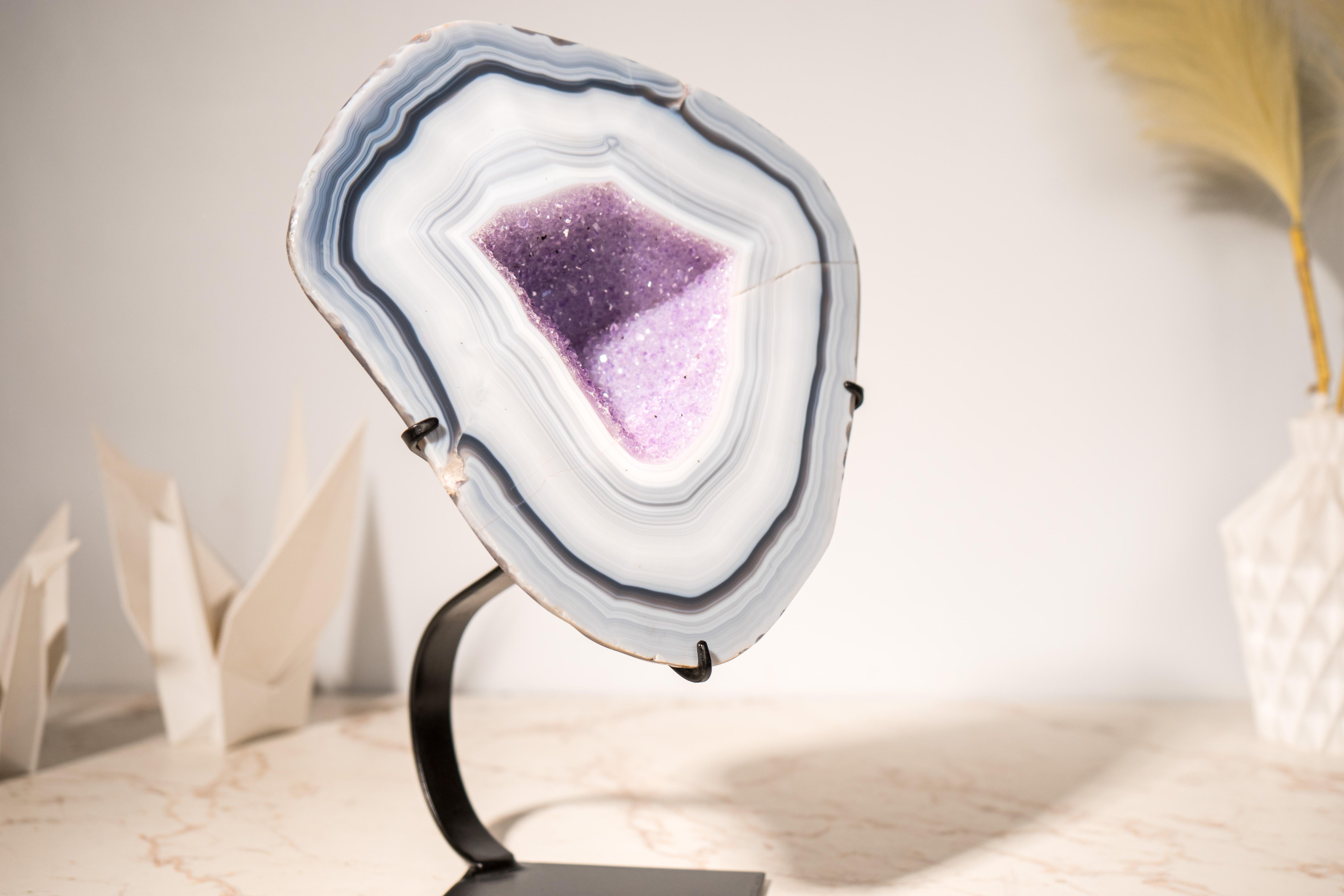Raro geode di agata lace su supporto in vendita 4
