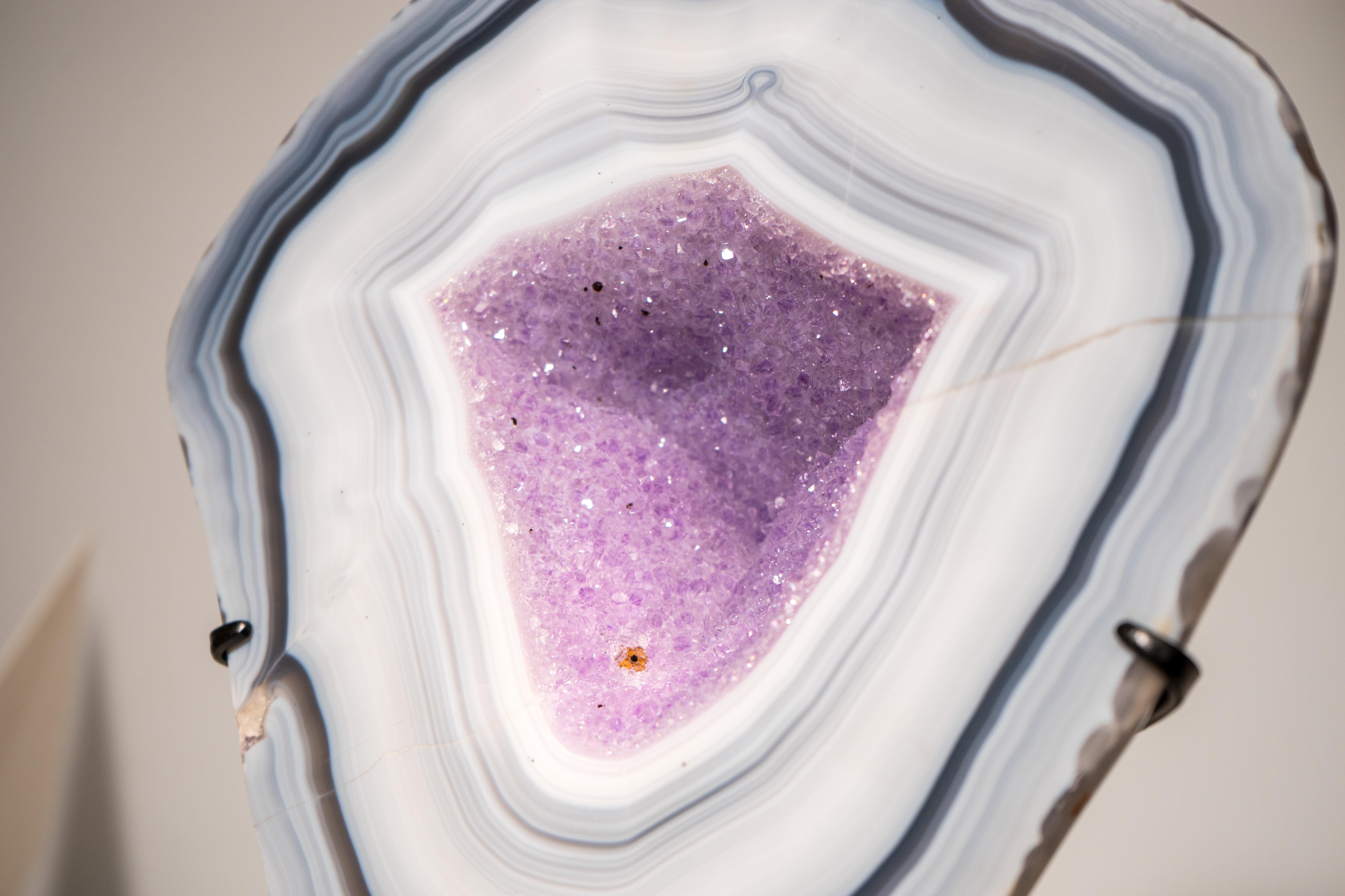 Raro geode di agata lace su supporto in vendita 2