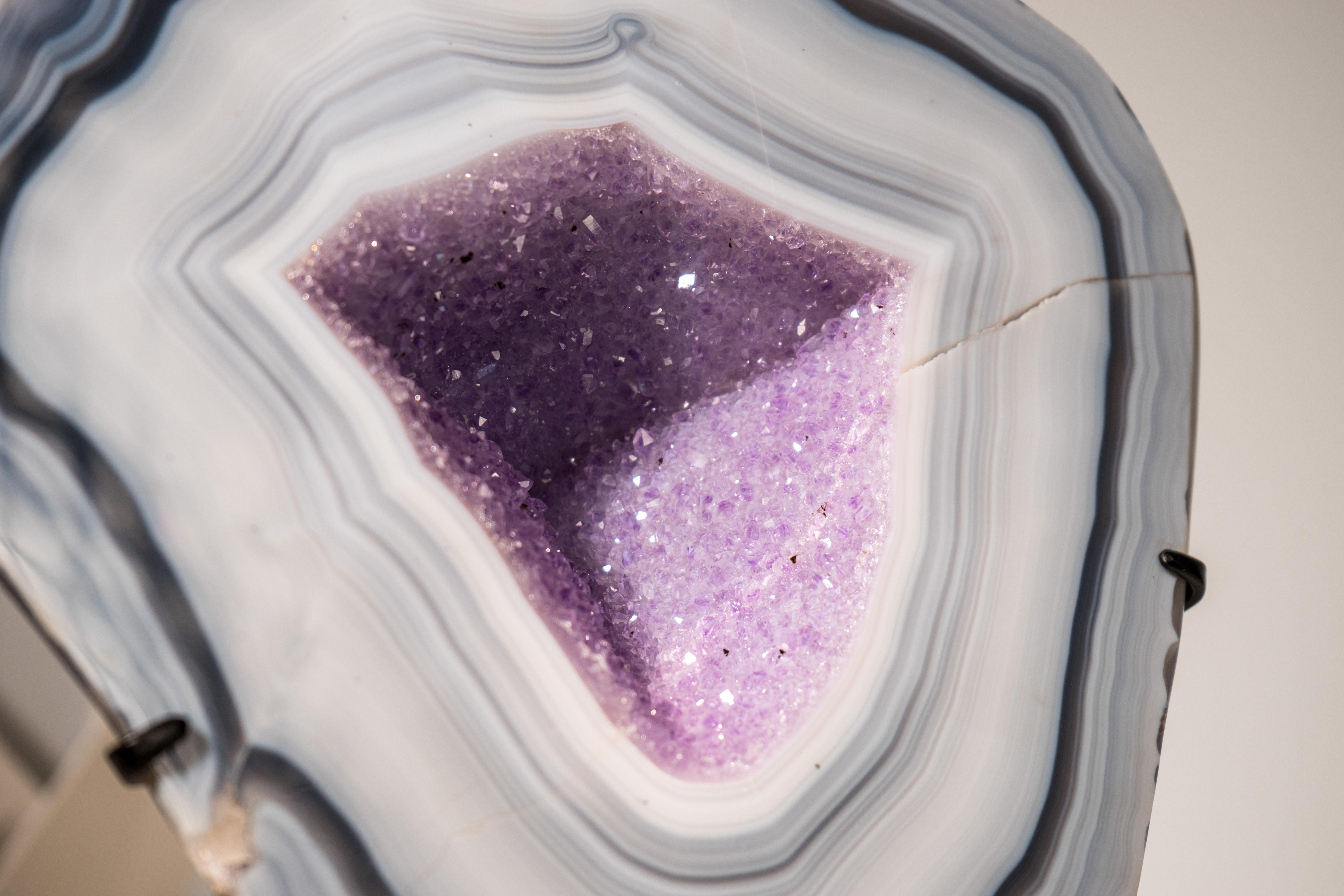 Raro geode di agata lace su supporto in vendita 3