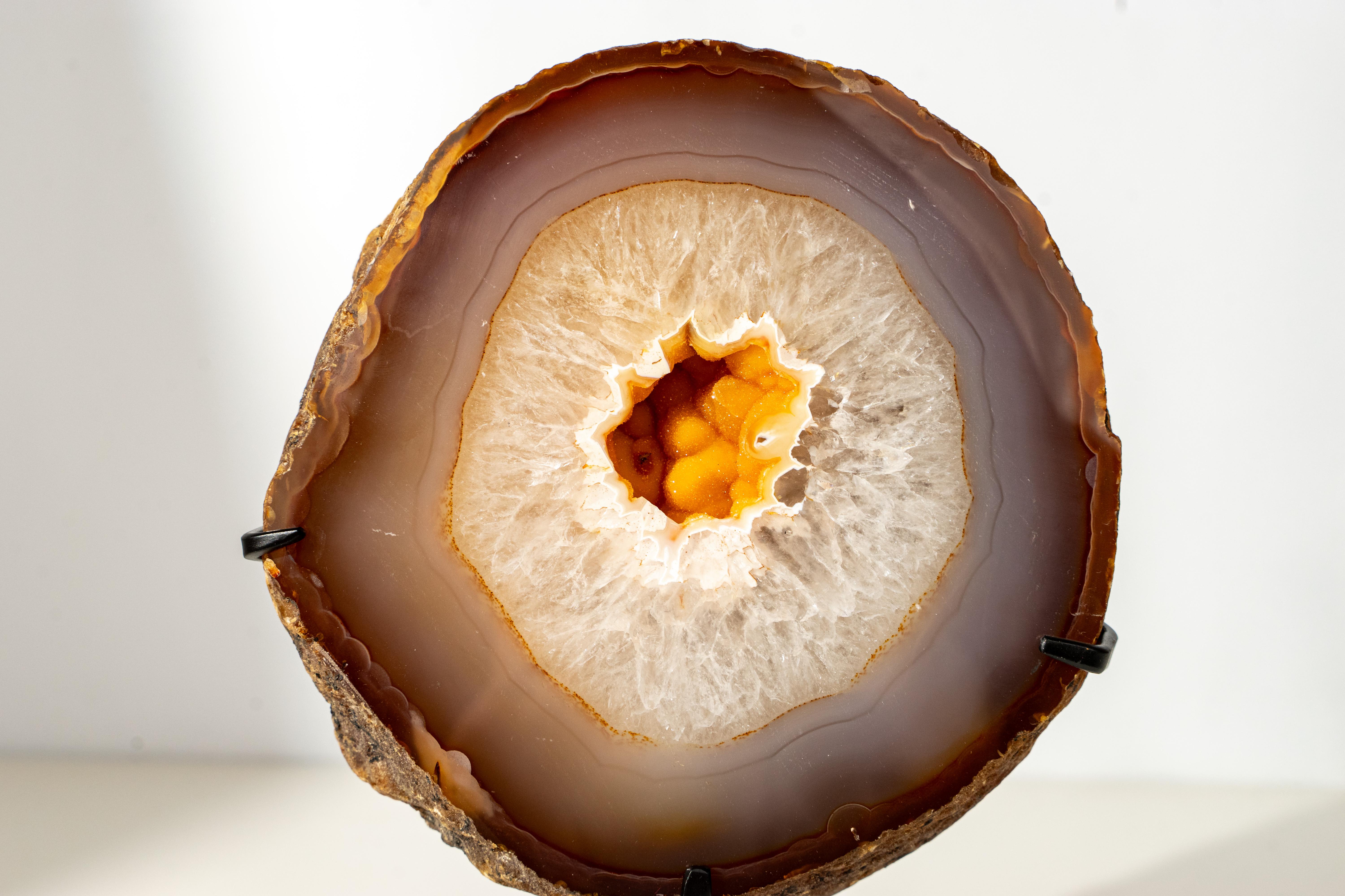 Brasiliano Raro geode di agata con druzy giallo naturale Galaxy in vendita