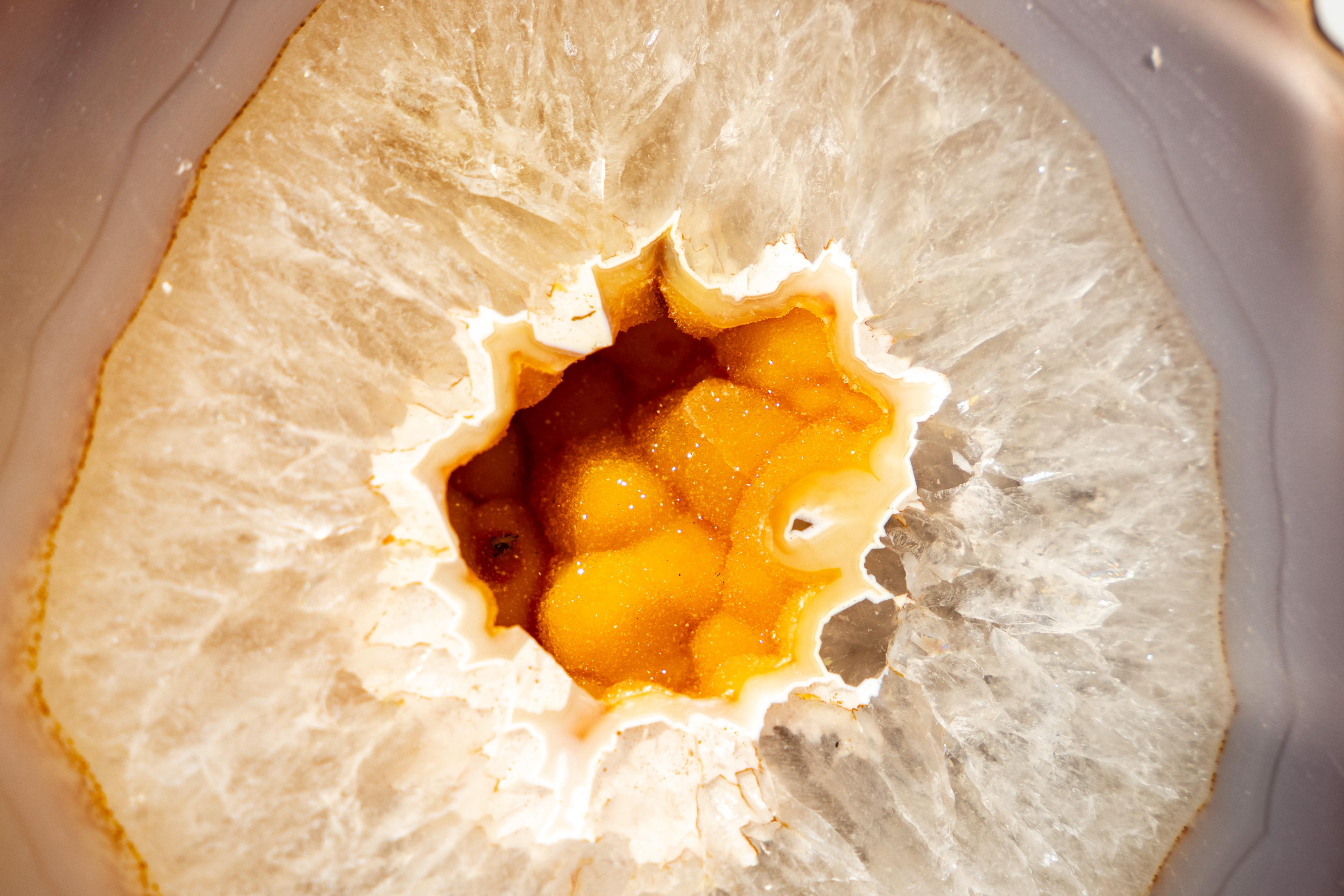 Cristallo Raro geode di agata con druzy giallo naturale Galaxy in vendita