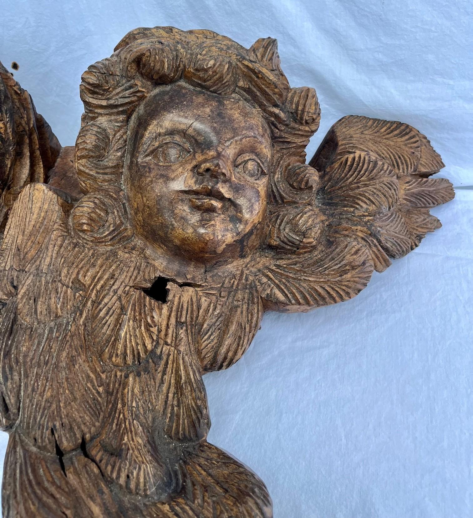 Rare Large 15th Century Renaissance English Oak Roof Angels Corbel. For Sale 1