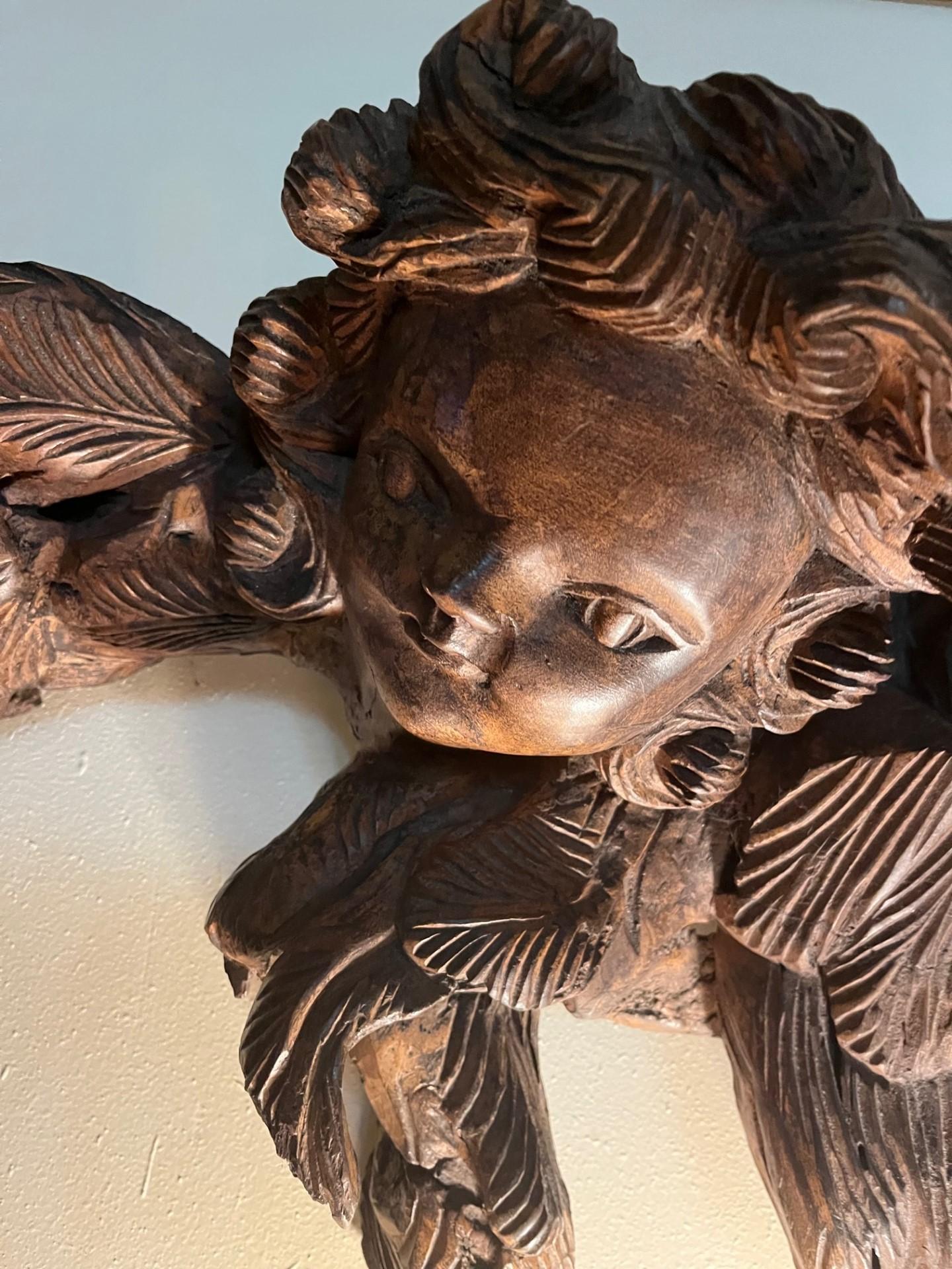 Rare Large 15th Century Renaissance English Oak Roof Angels Corbel. In Good Condition For Sale In Vero Beach, FL