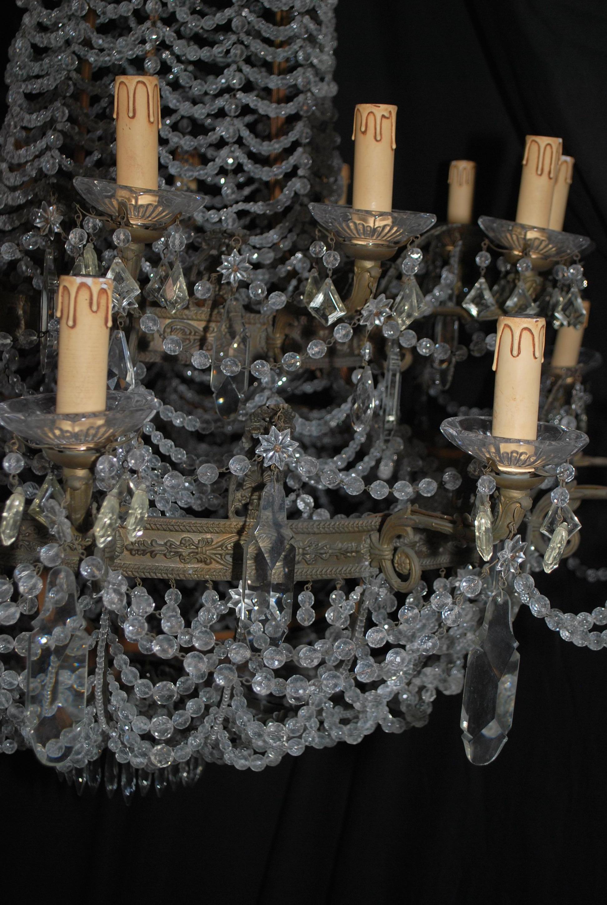 Grand lustre rare en perles/cystaux des années 1920 Bon état - En vente à Los Angeles, CA