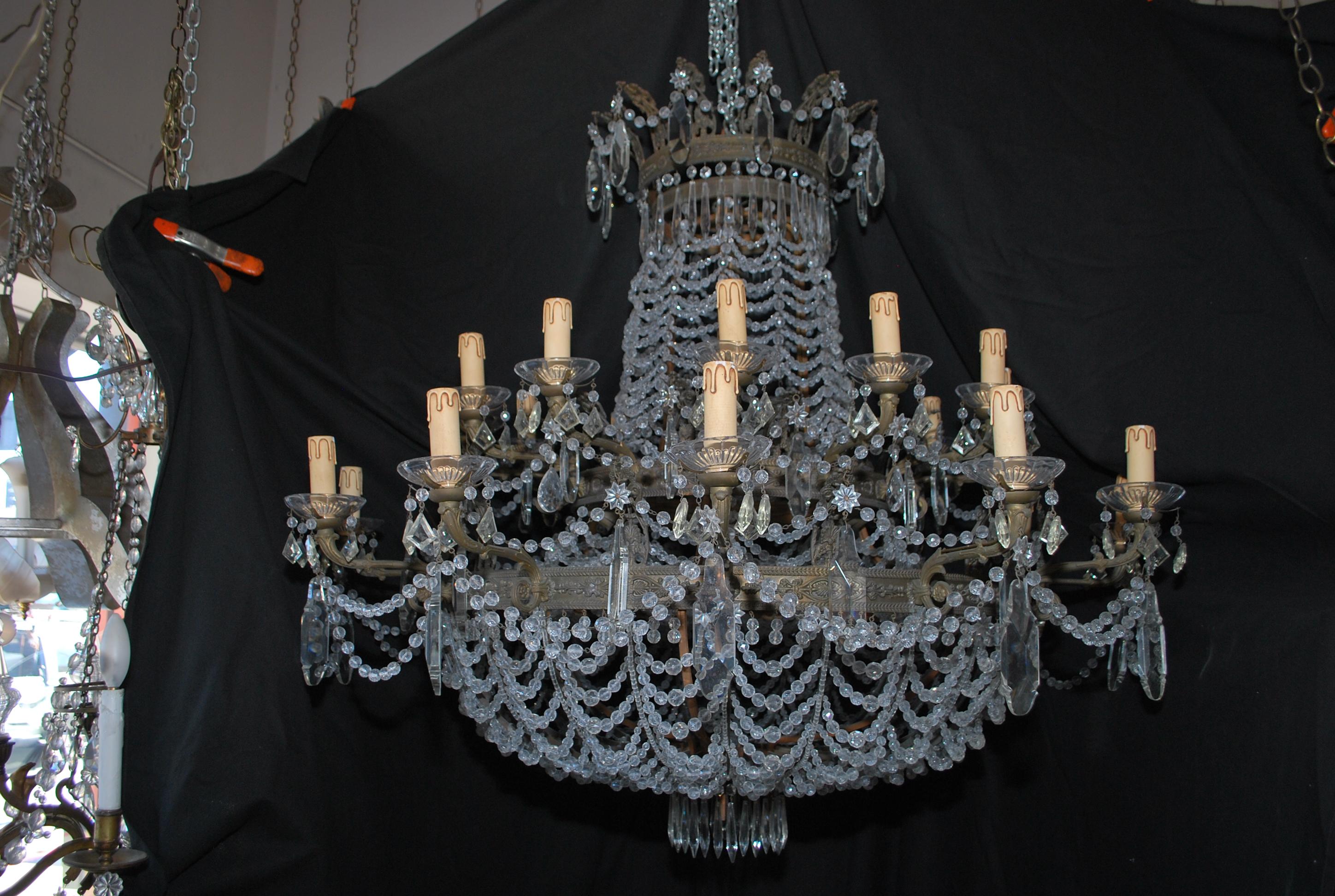 Laiton Grand lustre rare en perles/cystaux des années 1920 en vente