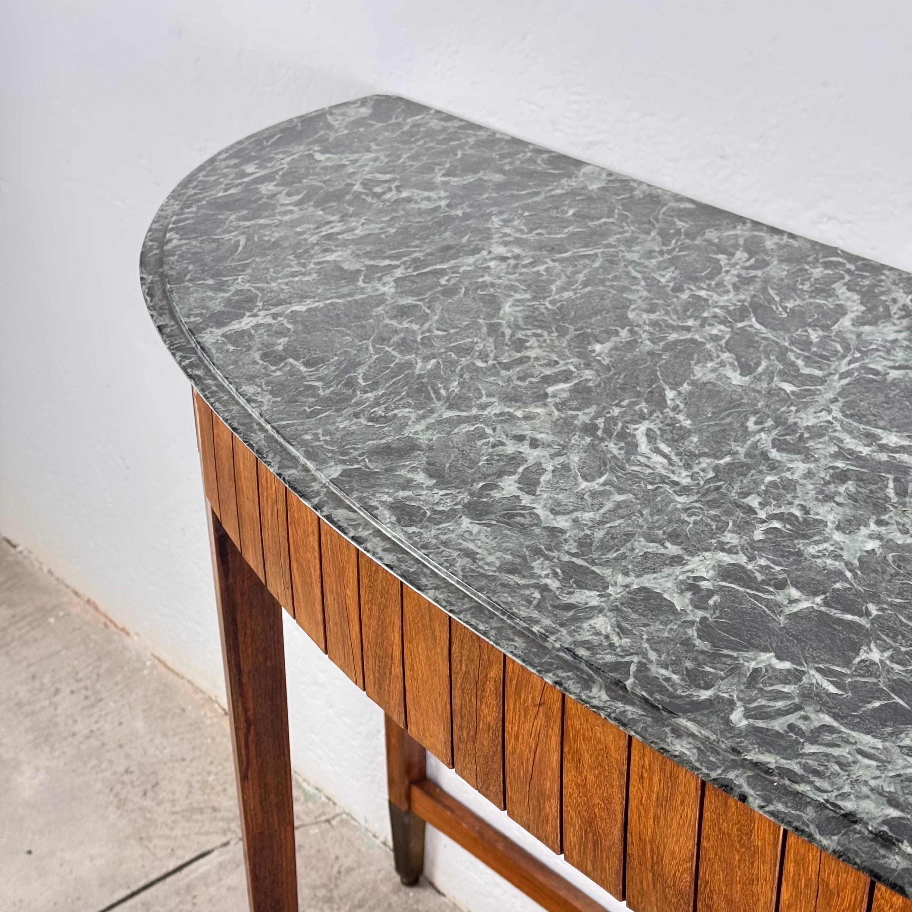 Rara consola grande de los años 40 de Paolo Buffa en roble y mármol verde Alpi en venta 10