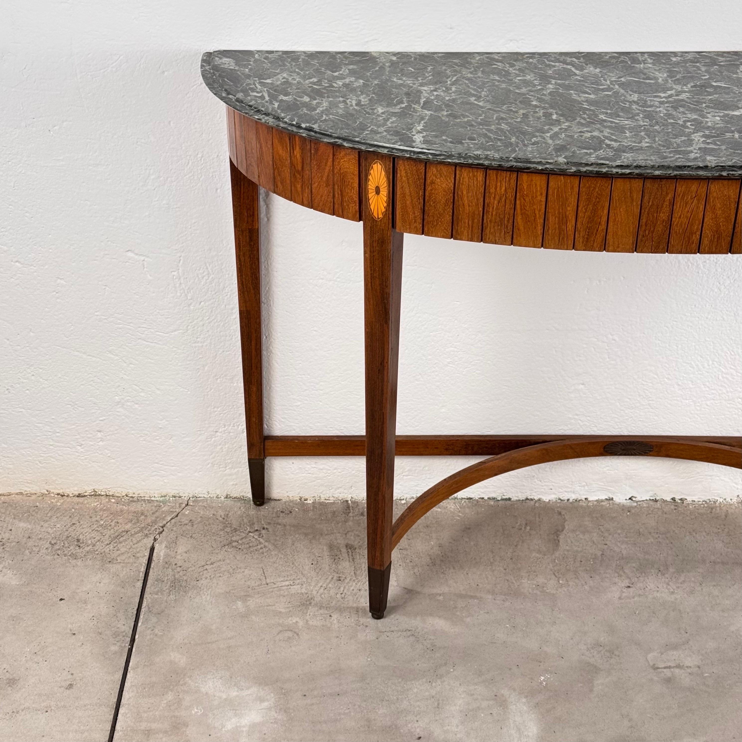 Rara consola grande de los años 40 de Paolo Buffa en roble y mármol verde Alpi en venta 1