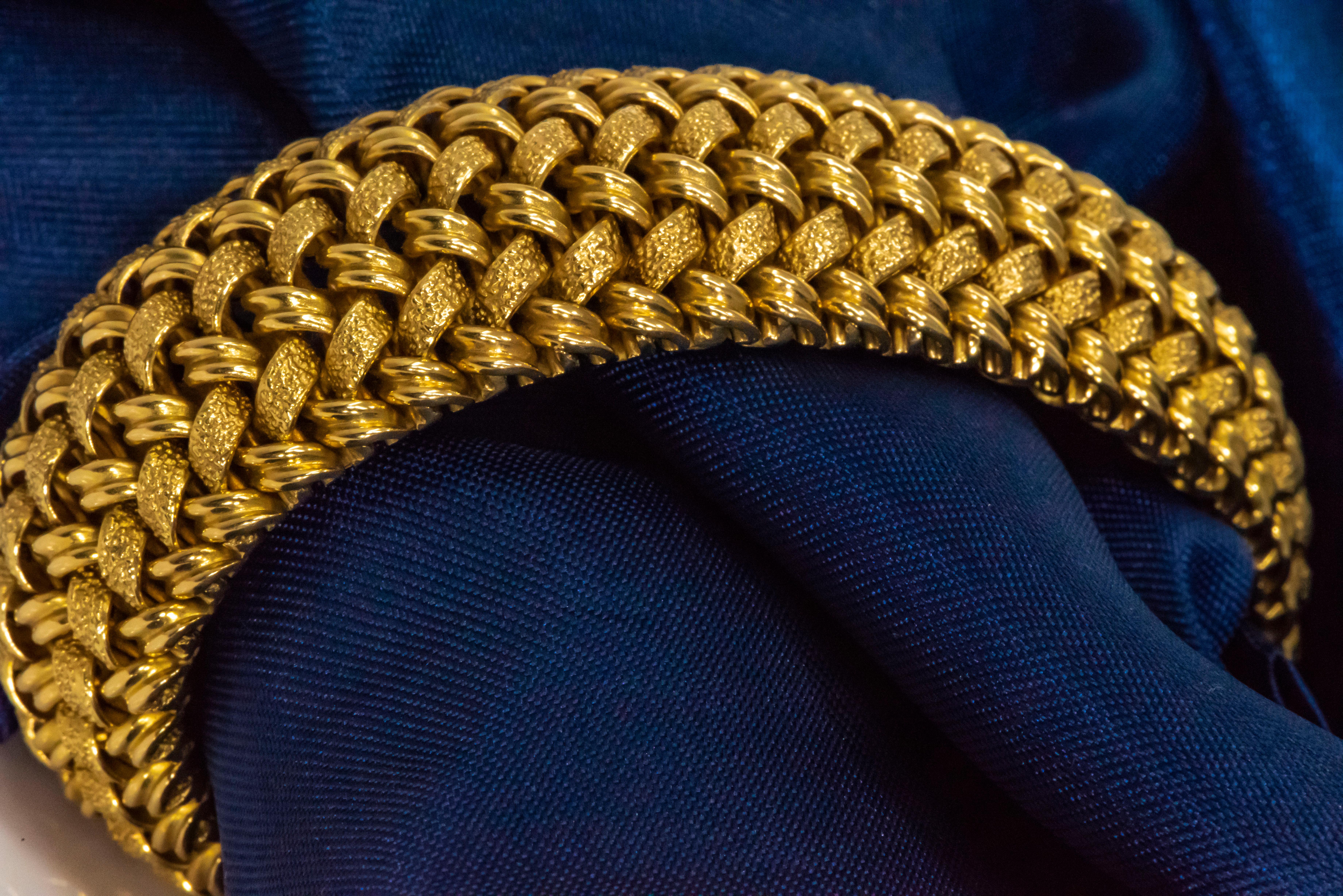 Rare Large 1950s-1960s Patek Philippe 18 Karat Gold Herringbone Motif Bracelet 7