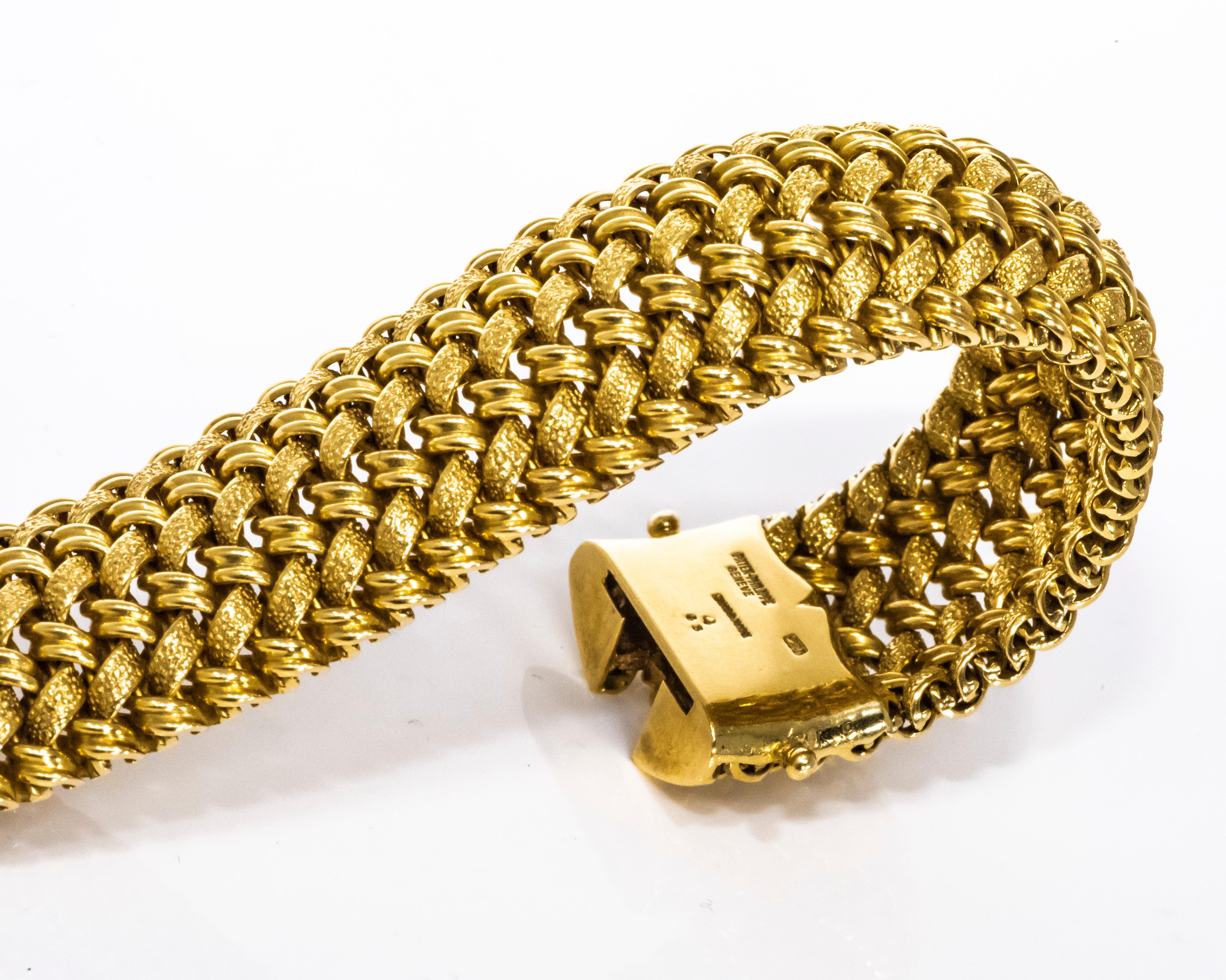Rare Large 1950s-1960s Patek Philippe 18 Karat Gold Herringbone Motif Bracelet In Excellent Condition In New york, NY