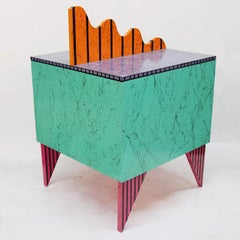 Rare grand coffre postmoderne des années 1980 de style Memphis Boîte de rangement par Hollis Fingold