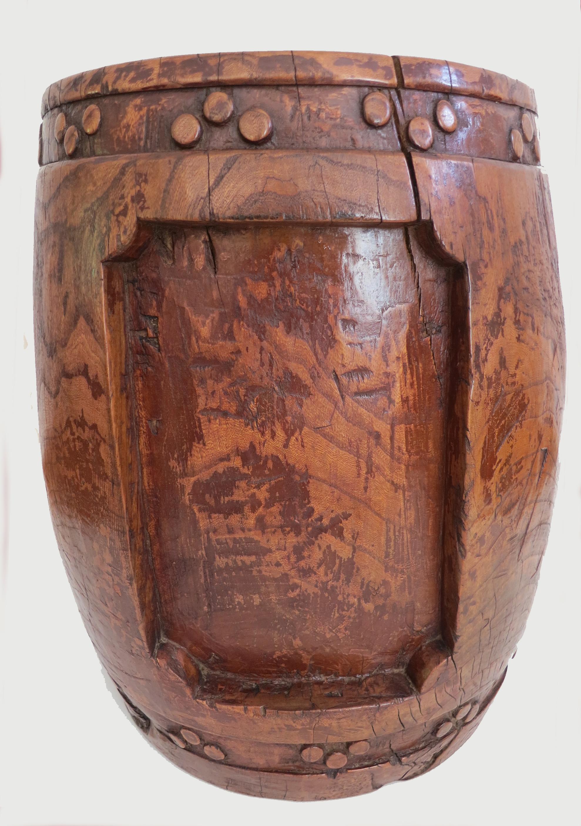 Seltener großer geschnitzter chinesischer Holzhocker aus dem 19. Jahrhundert im Angebot 5