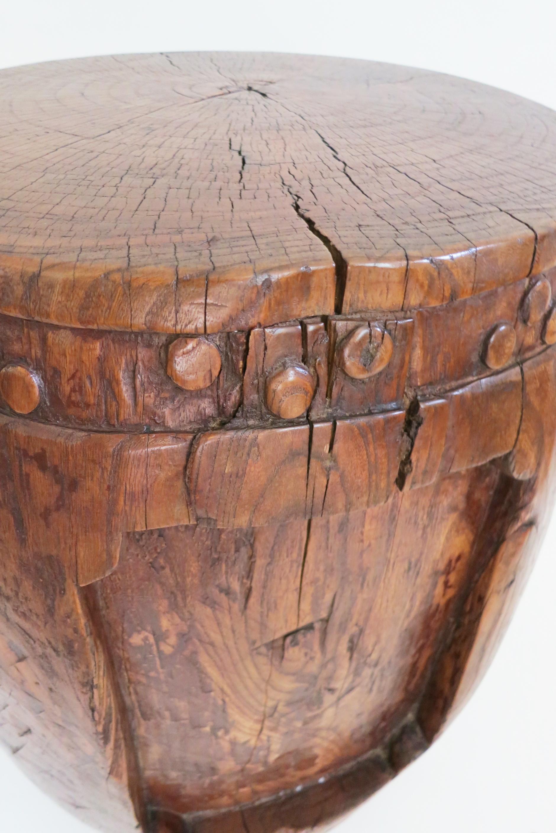 Seltener großer geschnitzter chinesischer Holzhocker aus dem 19. Jahrhundert im Angebot 8