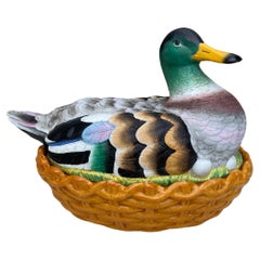 Rara sopera de pato grande de porcelana francesa del siglo XIX
