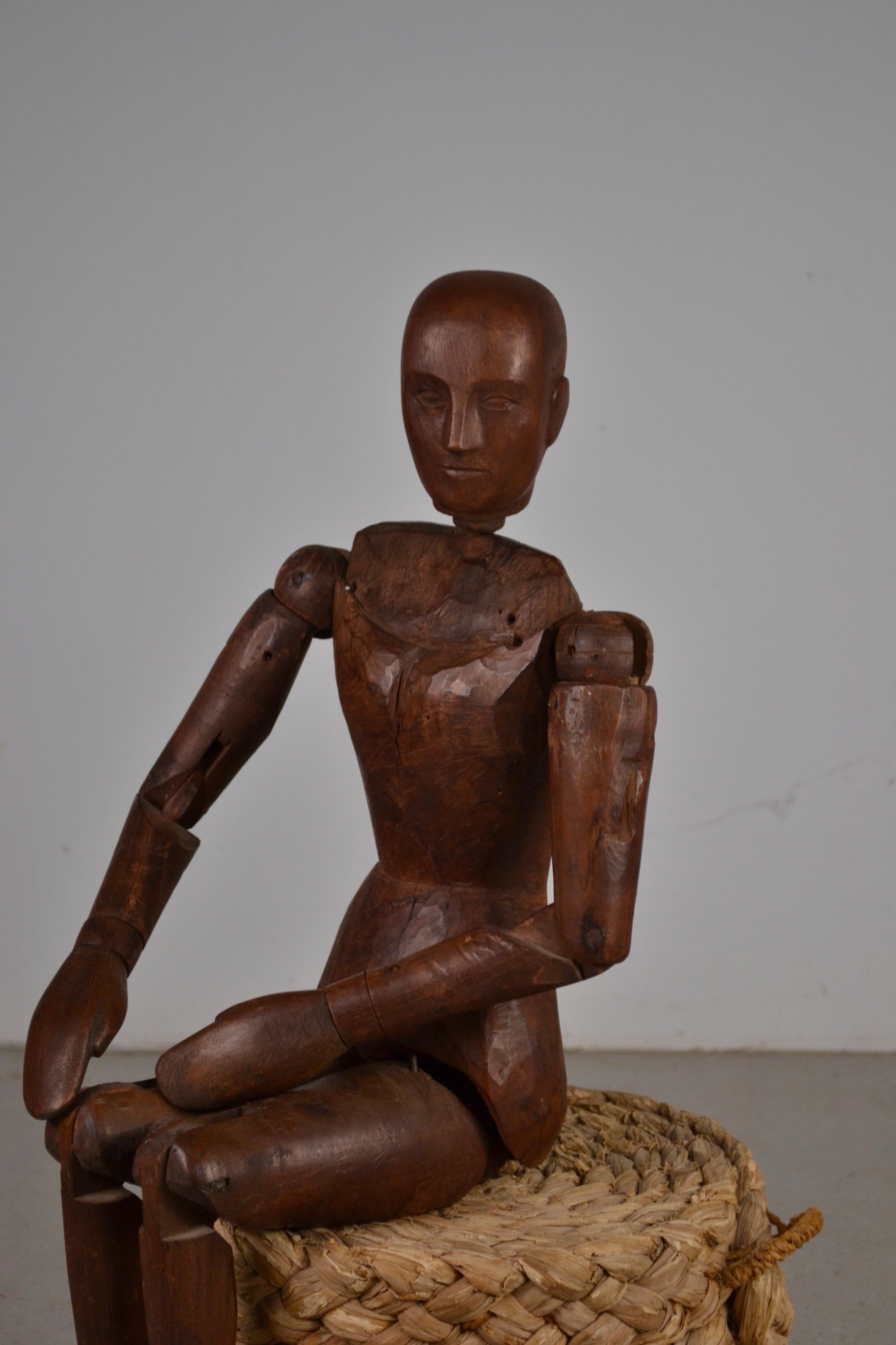 Francese Rare Large 19th-Century French Walnut Articulated Artist’s Mannequin in vendita