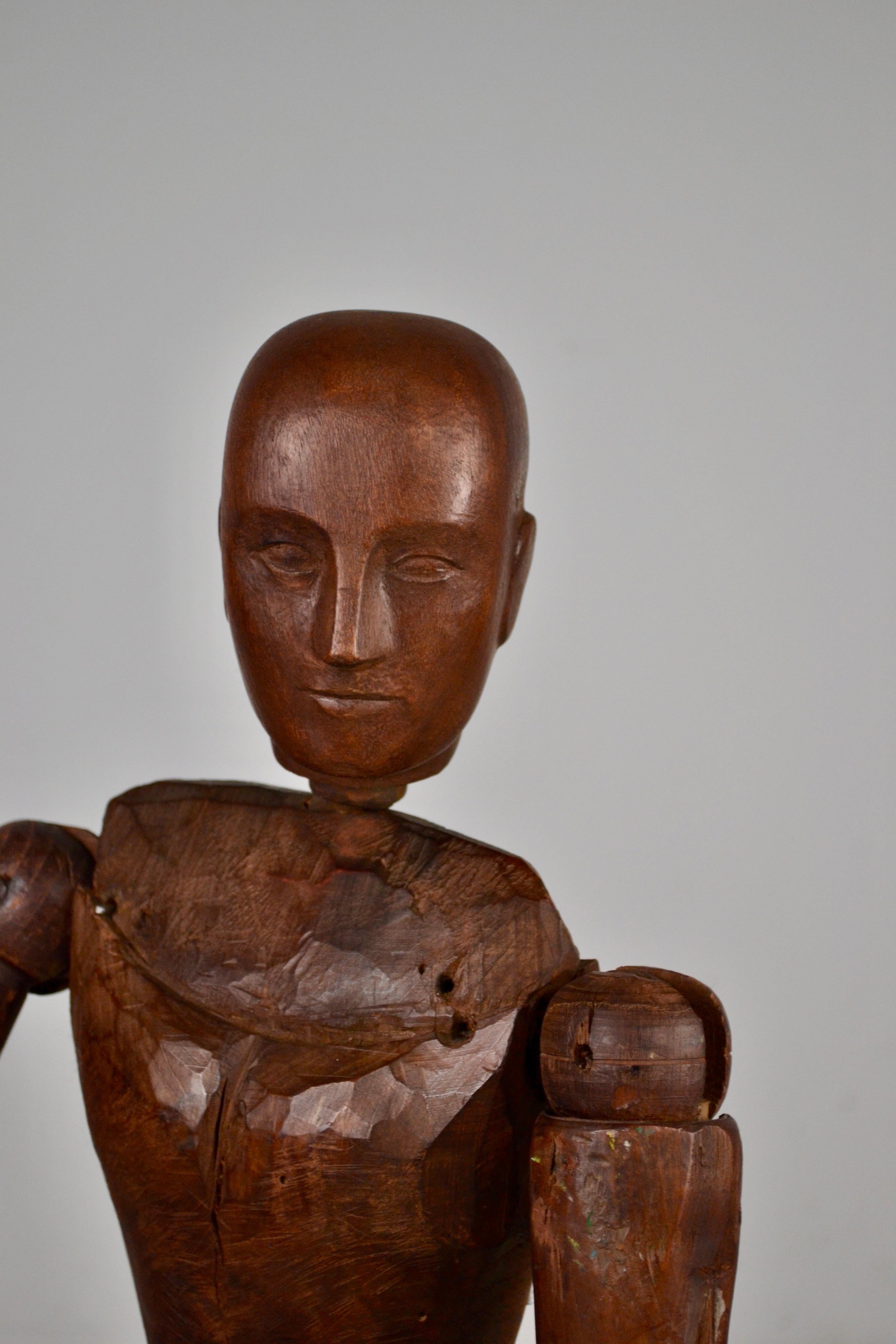 Intagliato a mano Rare Large 19th-Century French Walnut Articulated Artist’s Mannequin in vendita