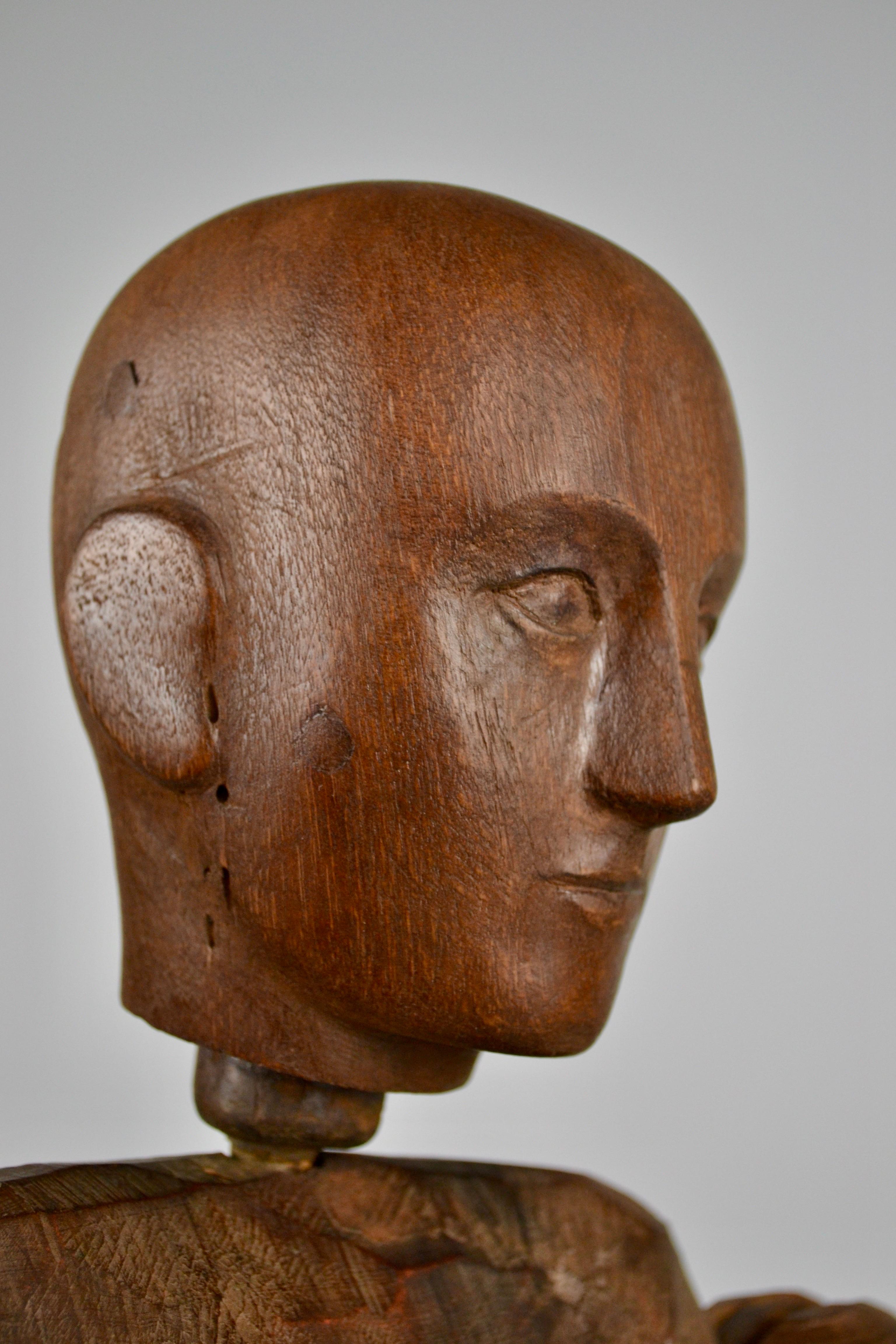 Rare Large 19th-Century French Walnut Articulated Artist’s Mannequin In condizioni buone in vendita a SOTTEVILLE-LÈS-ROUEN, FR
