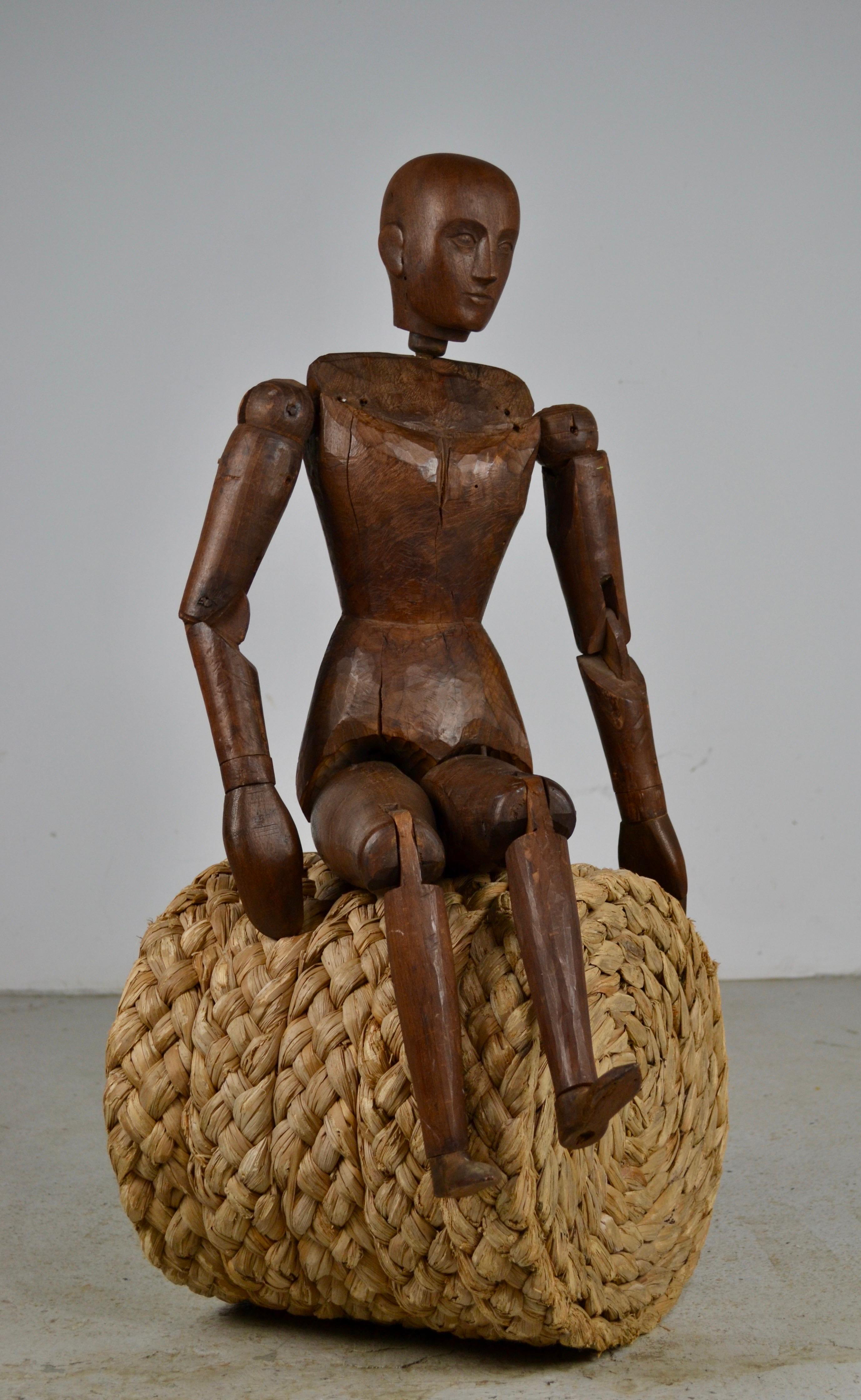 Rare Large 19th-Century French Walnut Articulated Artist’s Mannequin in vendita 2