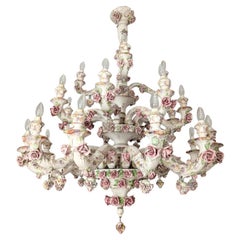 Rare grand lustre à 3 étages en porcelaine italienne des années 1950 24 lumières style Capodimonte