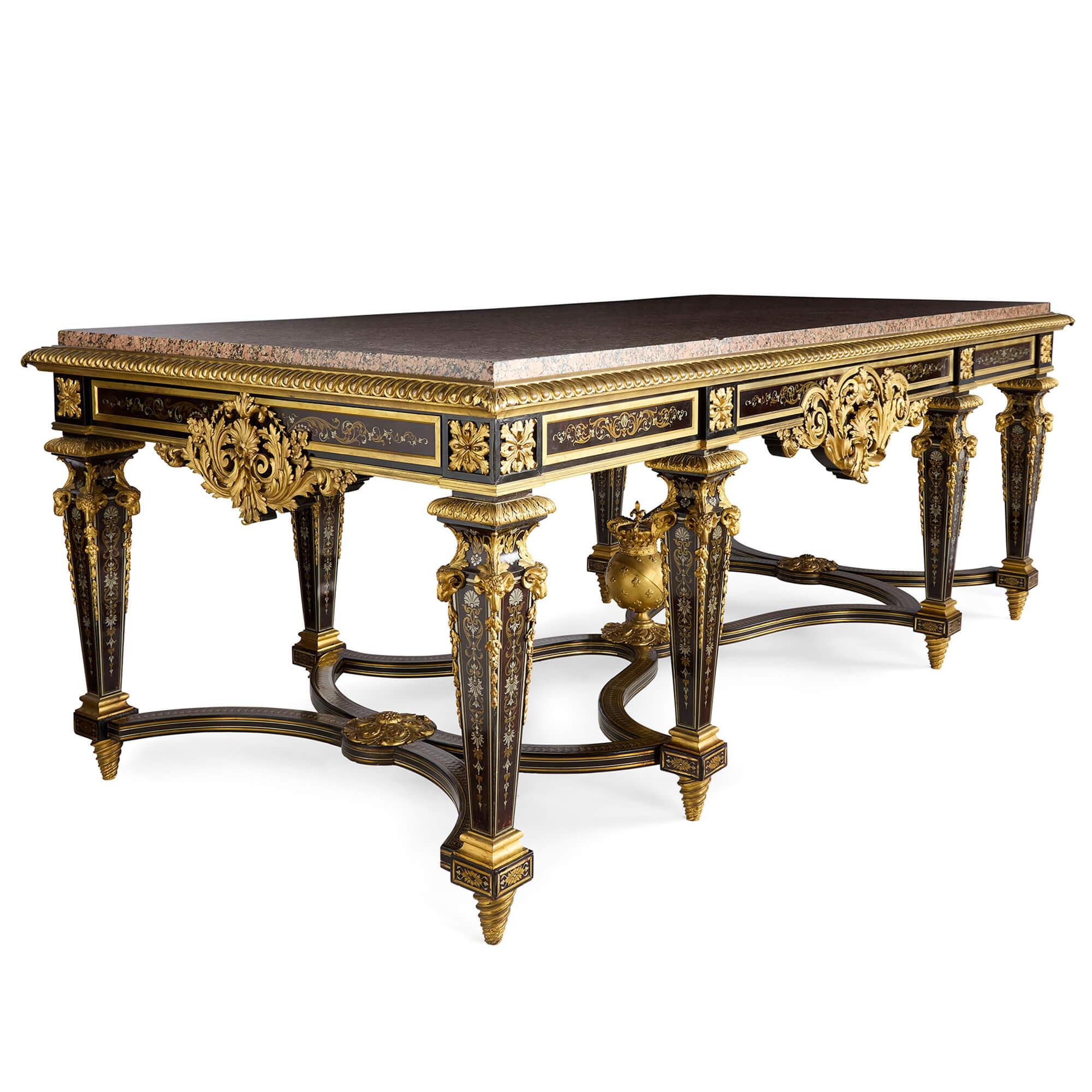 Seltener großer antiker Boulle-Marketerie-Mitteltisch Henry Dasson Wallace Collection'S
Französisch, 1878
Höhe 99cm, Breite 269cm, Tiefe 134cm

Dieser herausragende Mitteltisch, datiert 1878, ist ein bemerkenswertes Werk von Henry Dasson