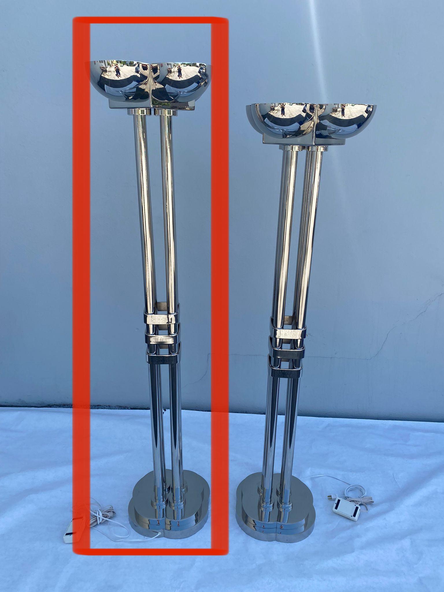 Rara grande lampada Torchiere cromata lucida del periodo Art Deco - Due disponibili in vendita 6