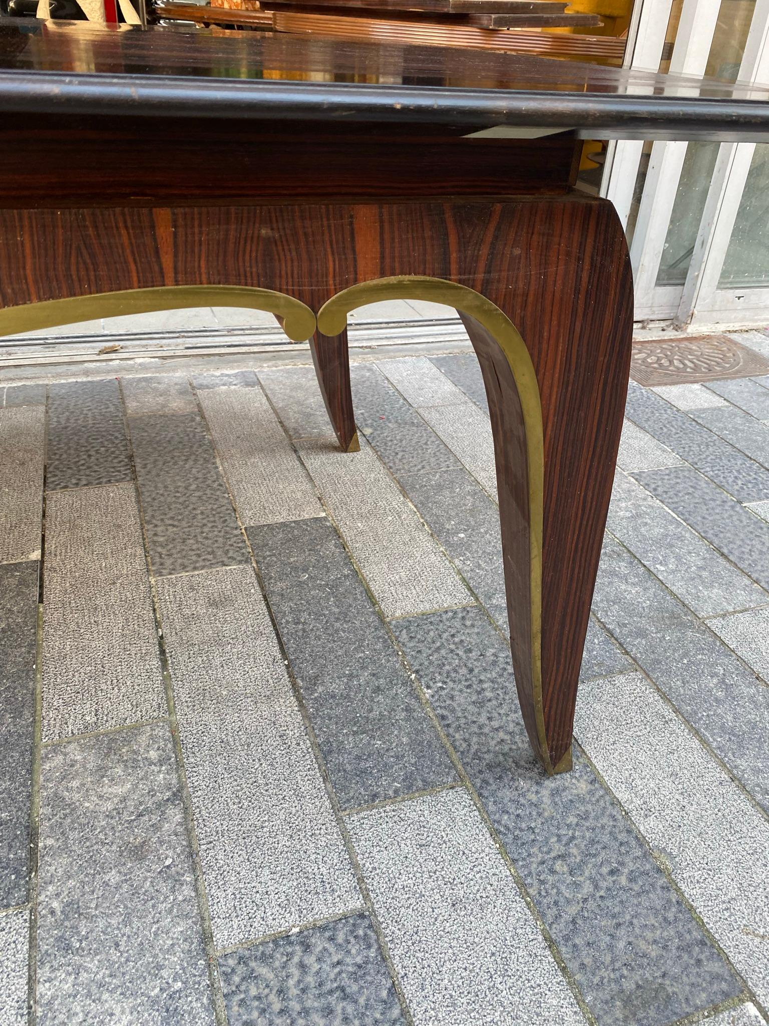 Grande table Art Déco rare en ébène de Macassar et bronze, vers 1930 Bon état - En vente à Saint-Ouen, FR