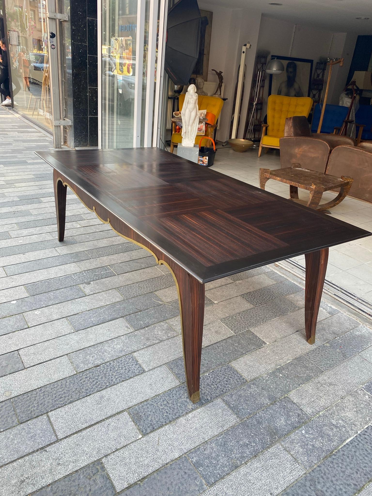 Milieu du XXe siècle Grande table Art Déco rare en ébène de Macassar et bronze, vers 1930 en vente