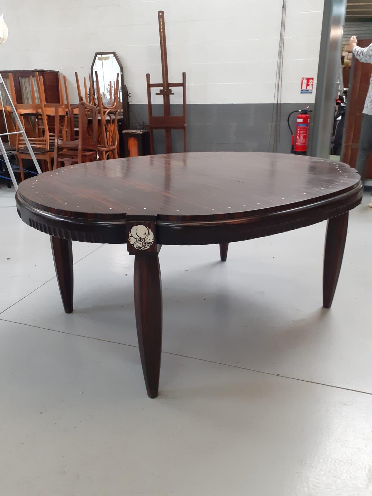 Rare Large Art Deco Table in Macassar Ebony and Ivory, circa 1925 For Sale 4