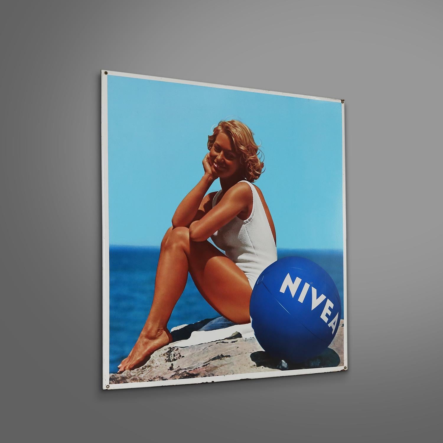 Rare large authentic vintage advertising sign for Nivea cosmetics, Belgiu In Good Condition For Sale In Meulebeke, BE