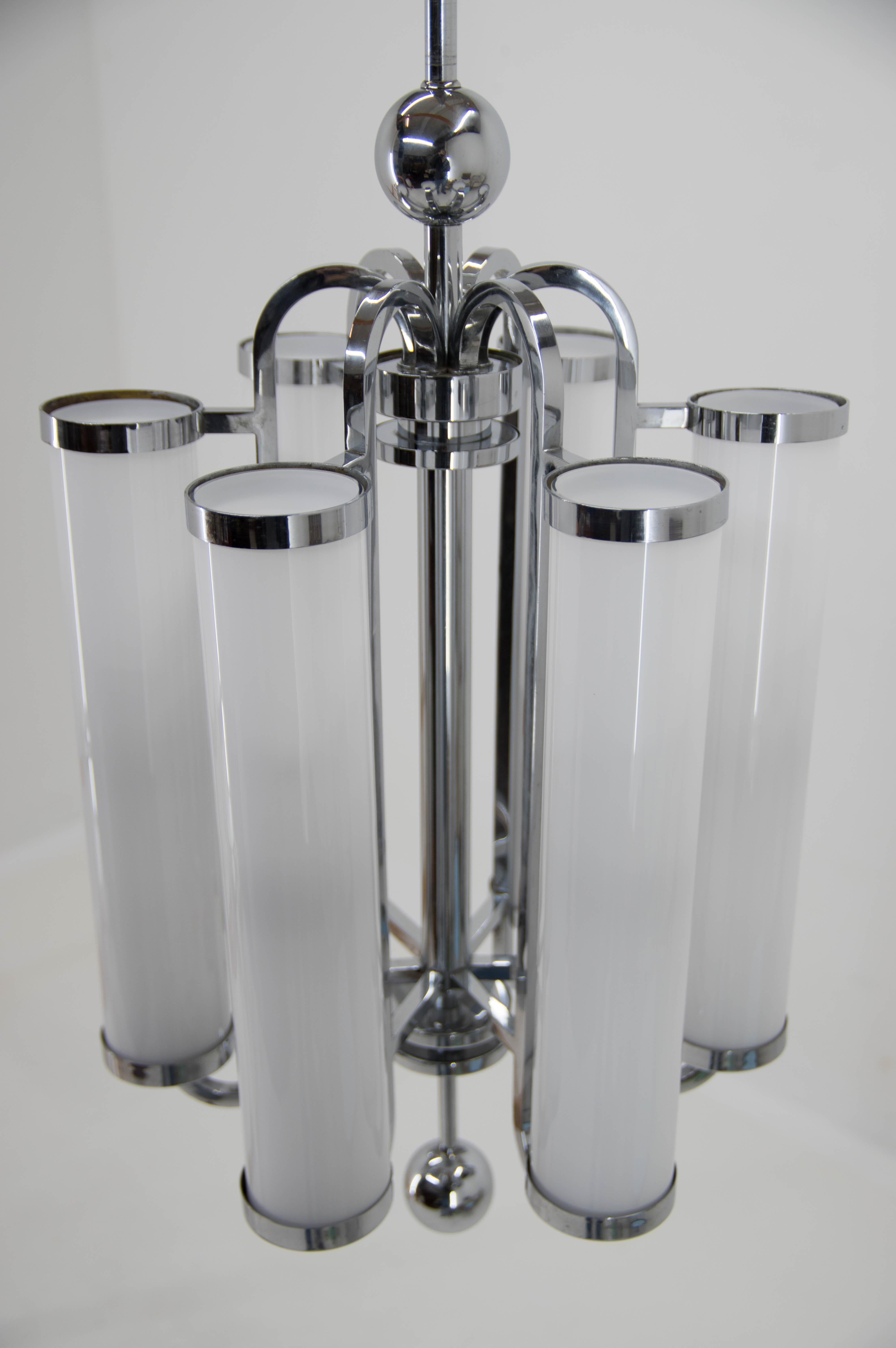 Rare Large Bauhaus Chrome-Plated Tubular Chandelier, 1930s In Good Condition For Sale In Praha, CZ