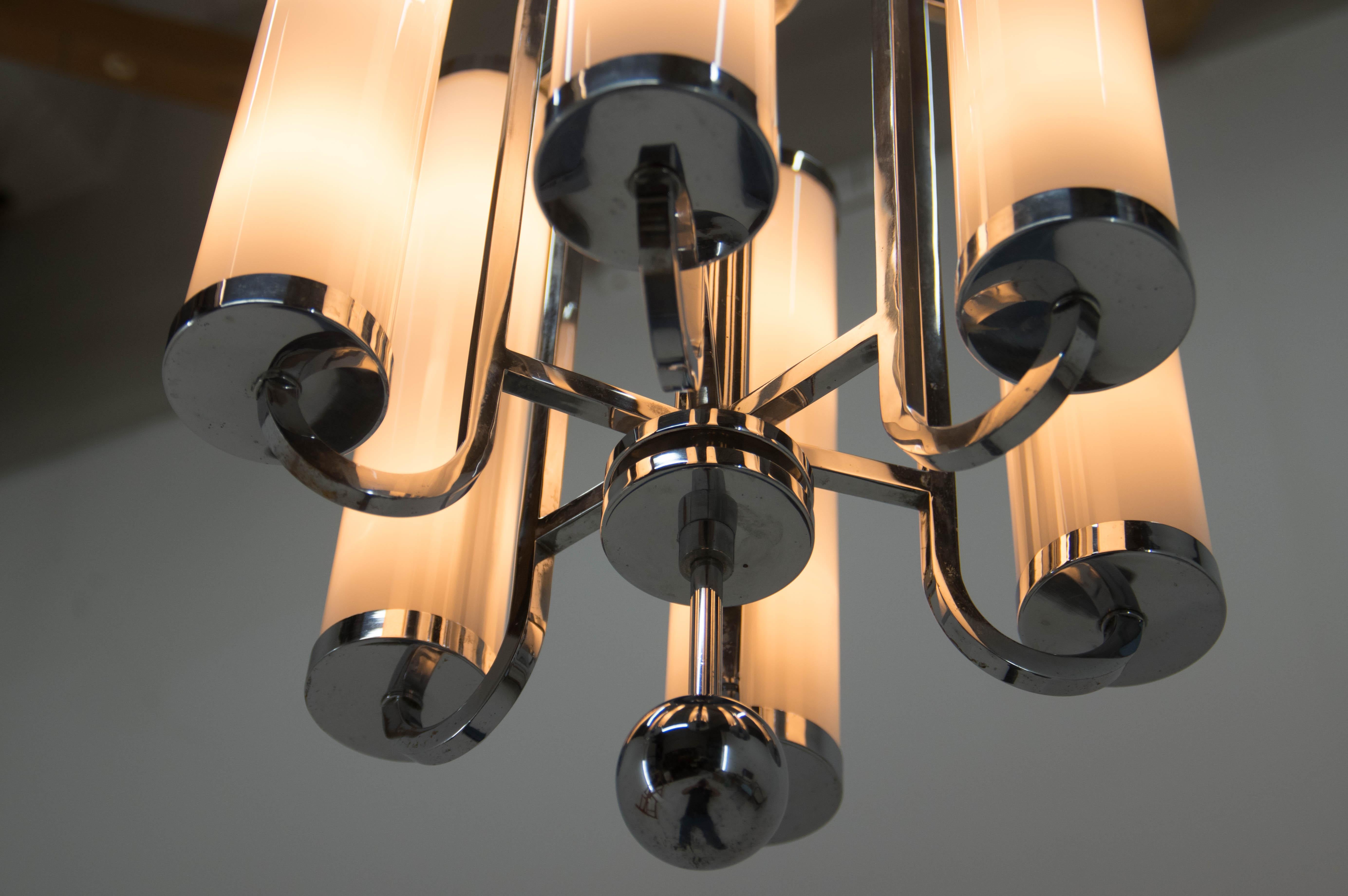Rare Large Bauhaus Chrome-Plated Tubular Chandelier, 1930s For Sale 1