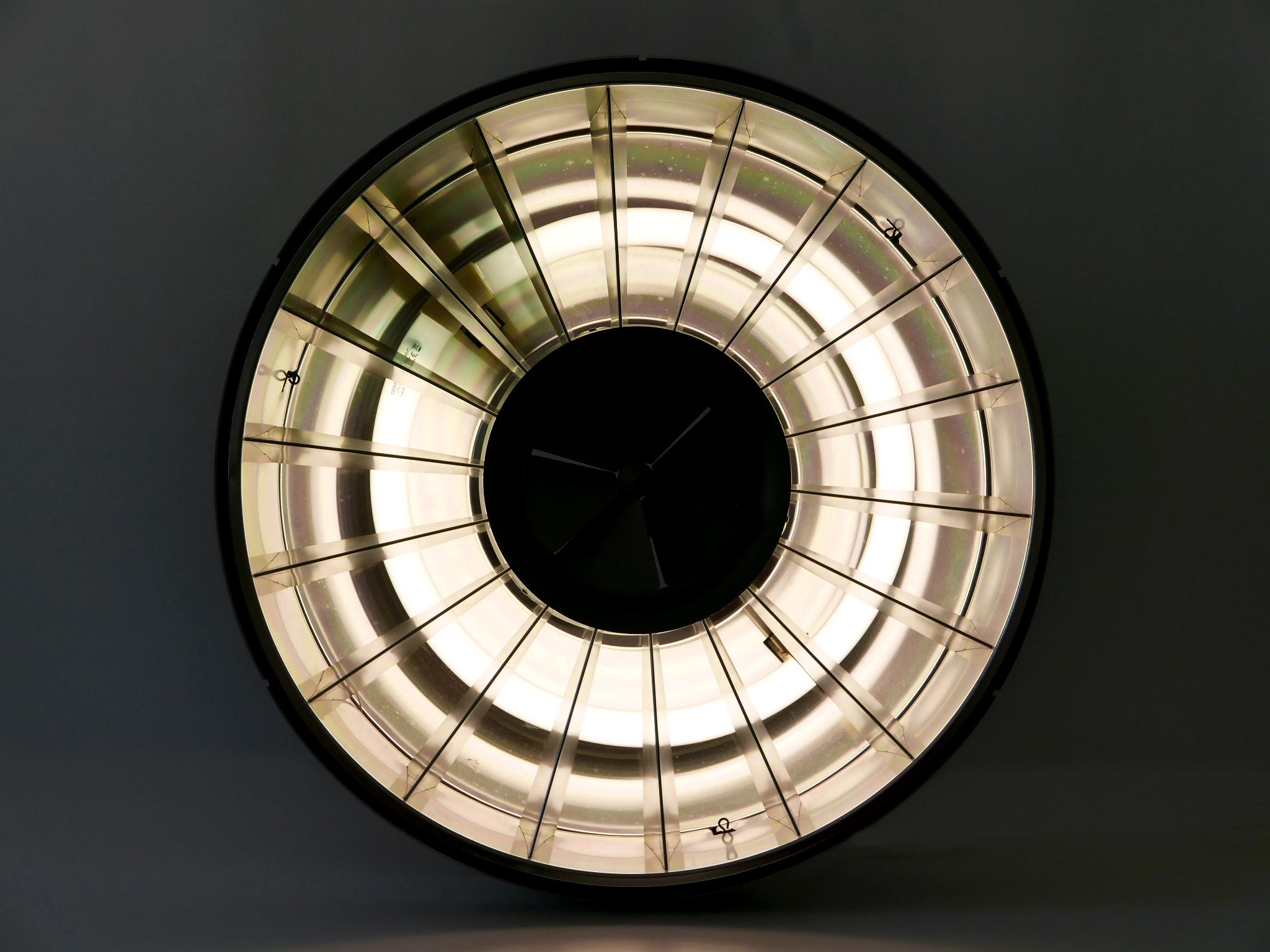 Rare, elegant, large & highly decorative Modernist Ceiling Lights or Sconces. Originally designed by Britisch Star Architect Richard Rogers for Lloyds headquarters in London, built by him between 1977 and 1987. 

6 x Identical fixtures are