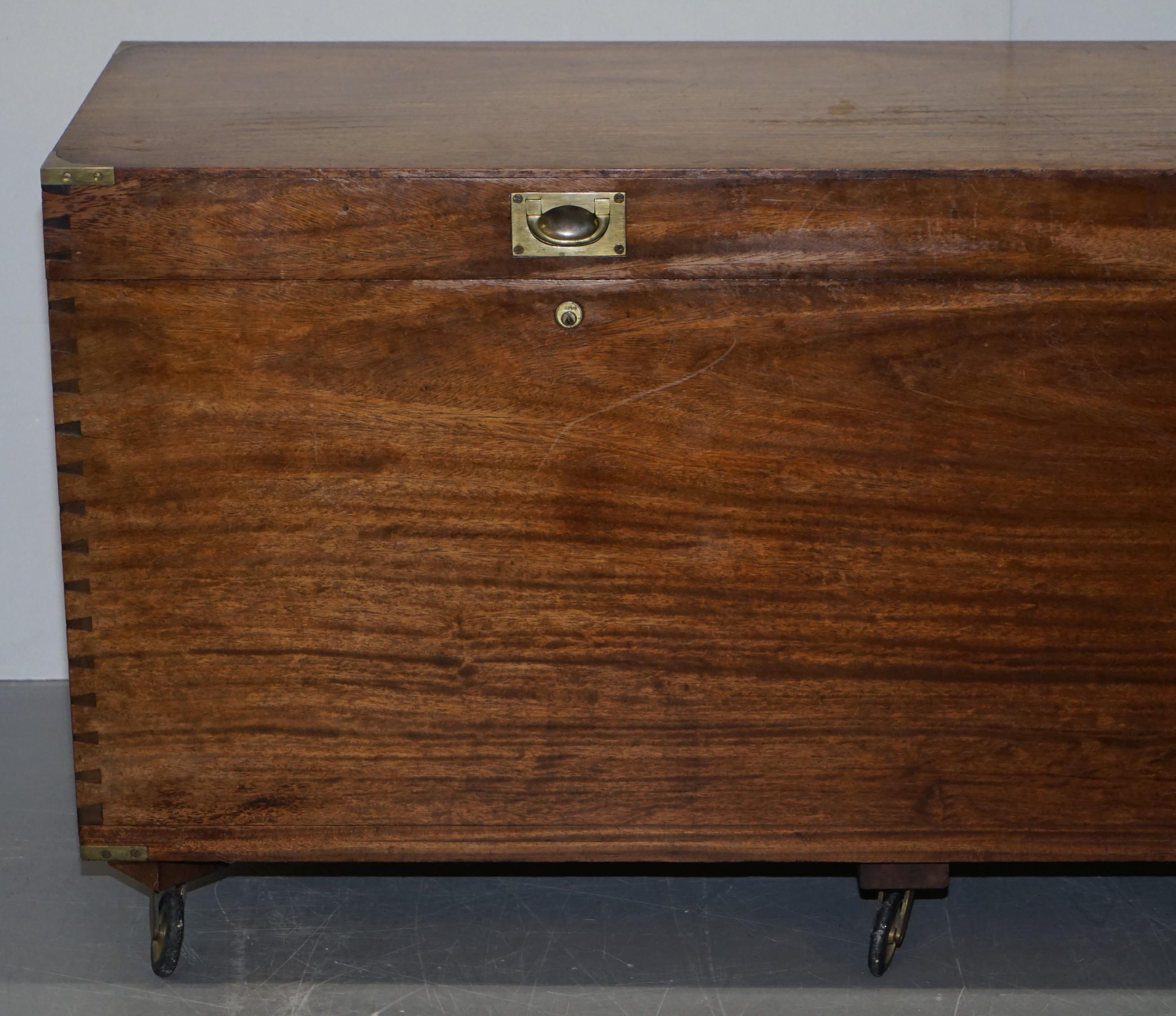Rare Large circa 1900 Military Campaign Chest Trunk Zinc Lined for Champagne Etc For Sale 2