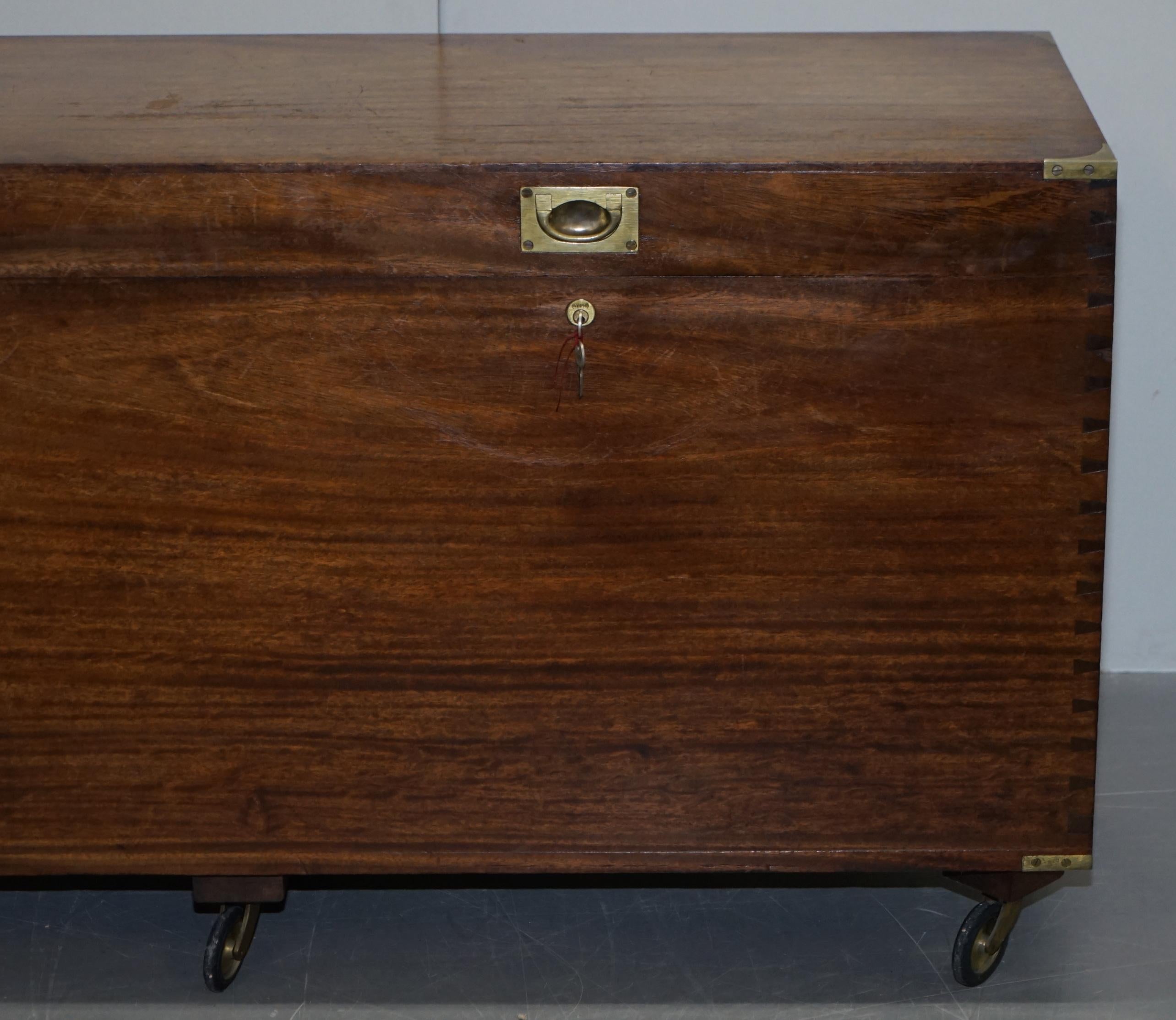 Rare Large circa 1900 Military Campaign Chest Trunk Zinc Lined for Champagne Etc For Sale 3