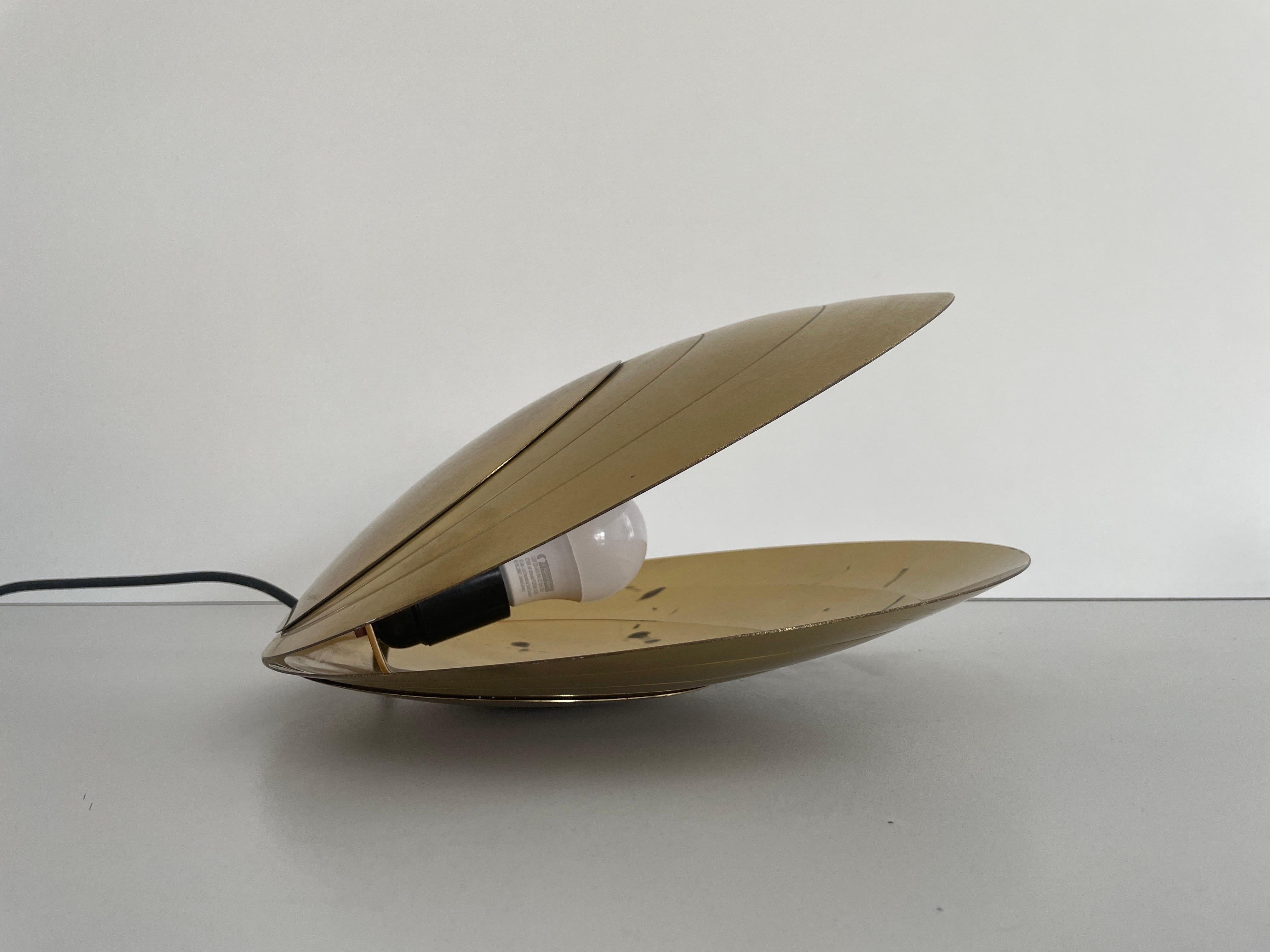 Rare Large Clam Shell Design Brass Table Lamp by Angelo Brotto, 1960s, Italy In Excellent Condition For Sale In Hagenbach, DE