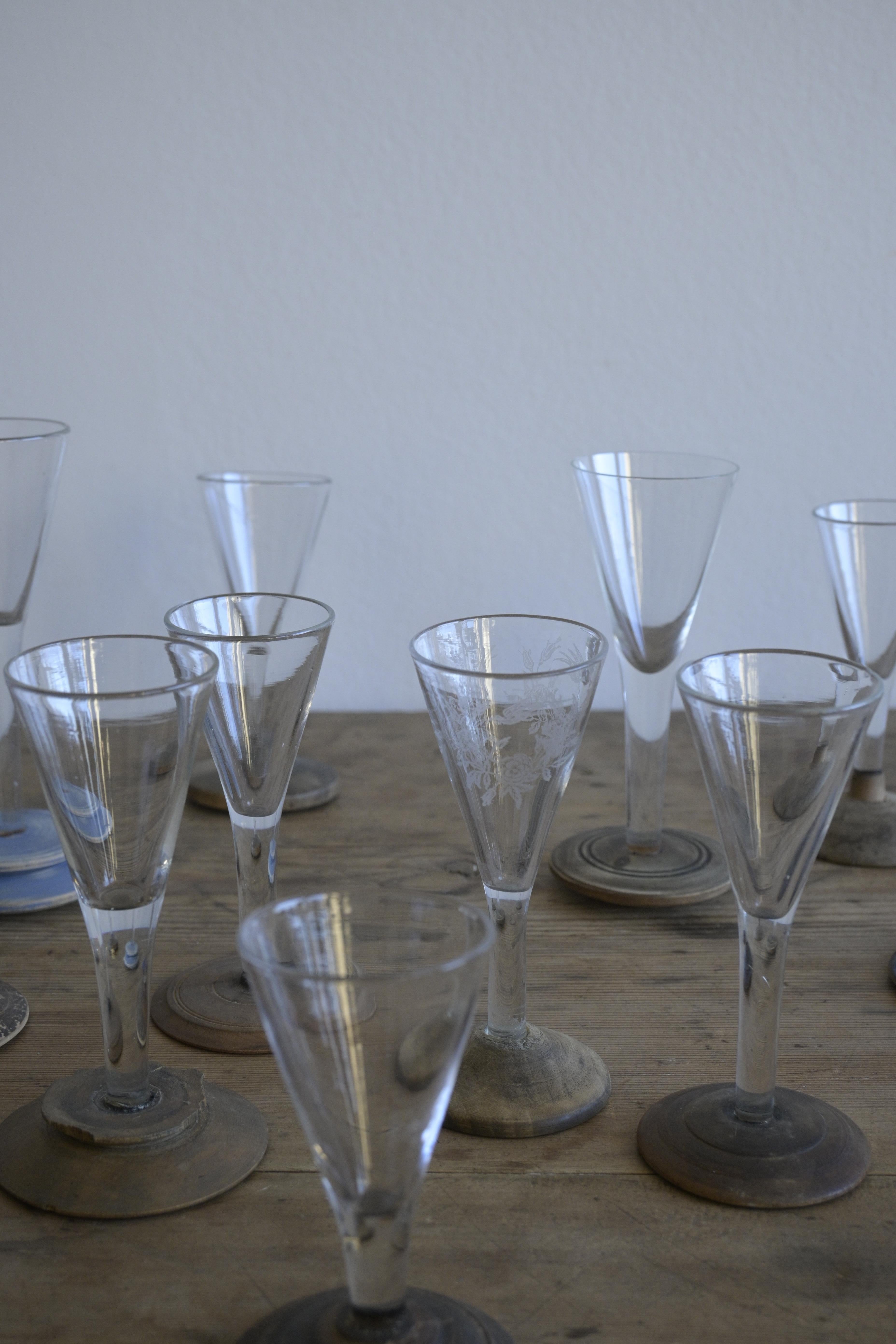 Rara y gran colección de catorce vasos suecos del s. XVIII-XIX en venta 3