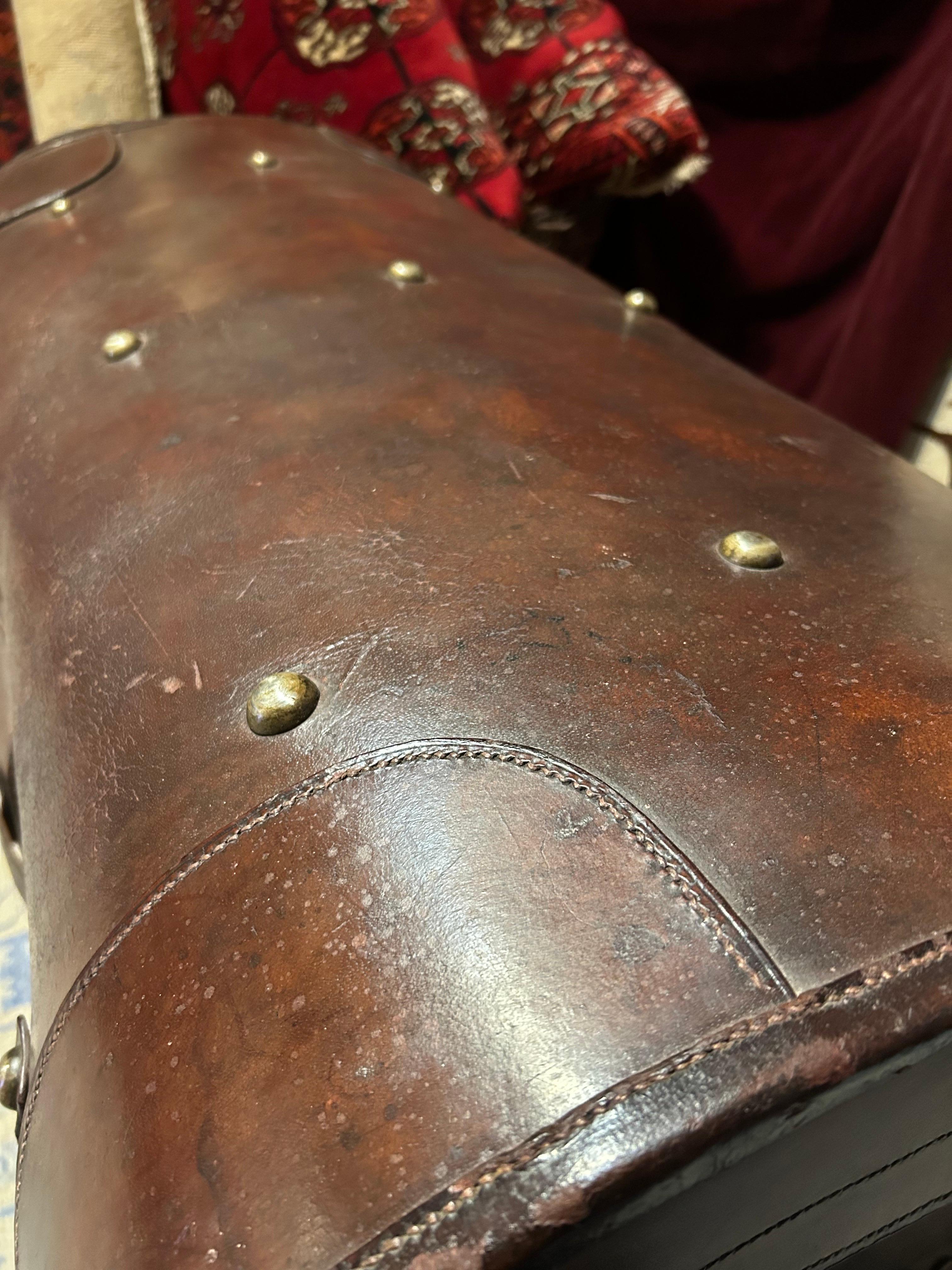 Rare Large Colonial British Raj All Leather Military Campaign Chest Stamped For Sale 8