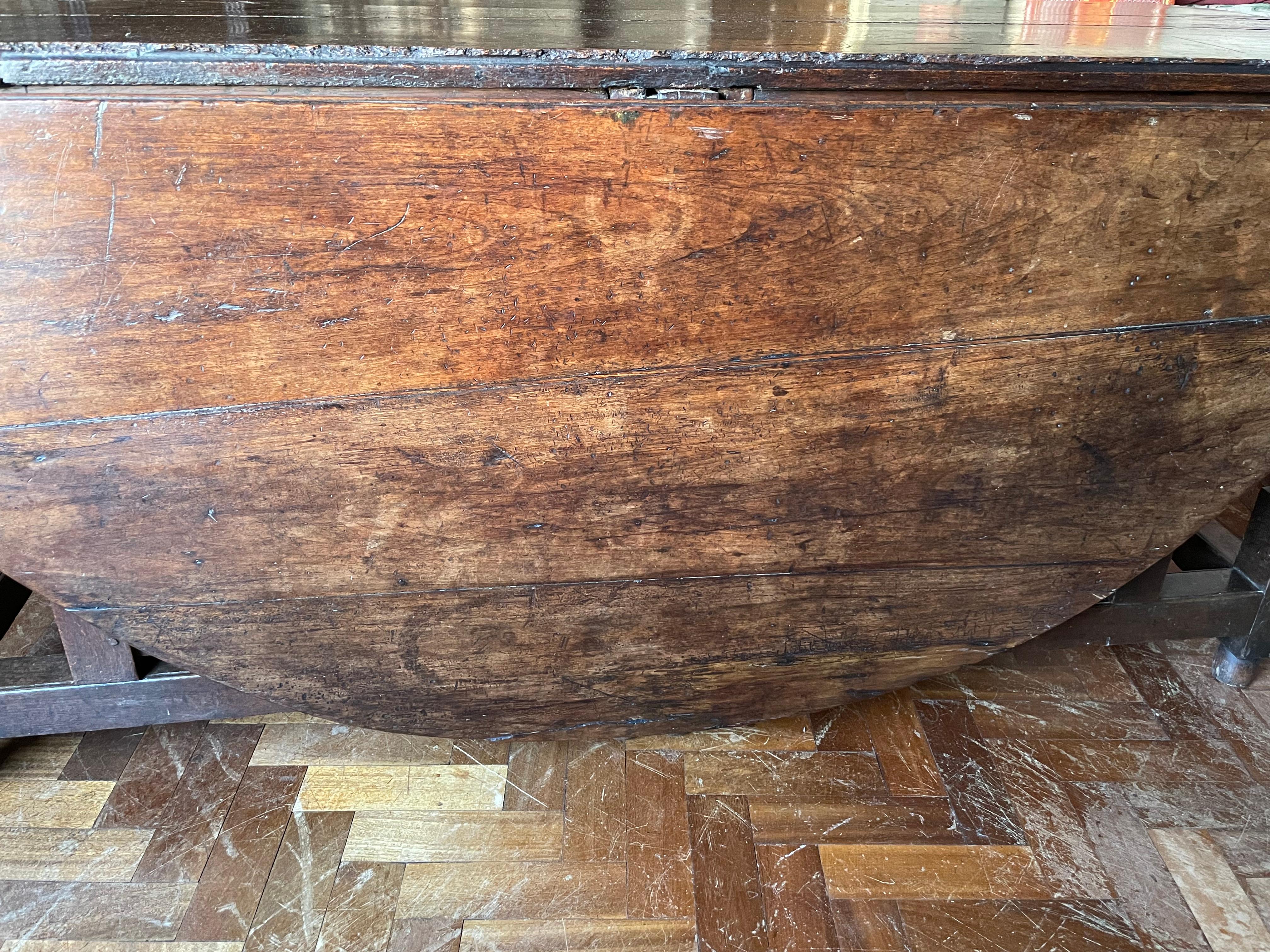 Rare Large English 17th Century Walnut Gateleg Table 3