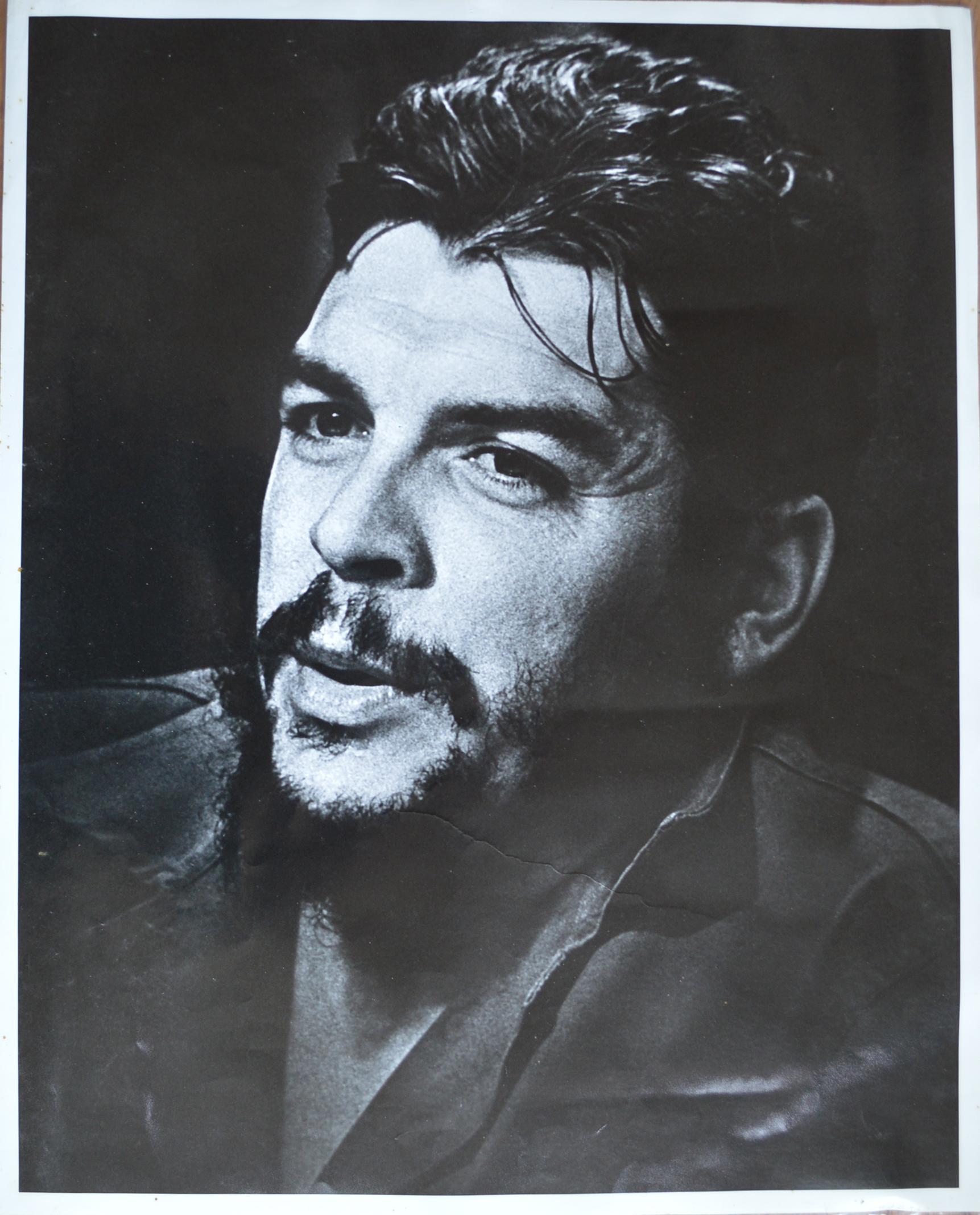 Rare Large format unpublished Cuban photo of Che Guevara by Venancio Díaz-Maique  
Circa 1963
Portrait of Che Guevara
Large size 59 x 48 cm 23 .25 x 19 inches
 
Venancio Díaz-Maique  Cuba (1916-2003)
Circa 1963 printed later probably  in 1970`s