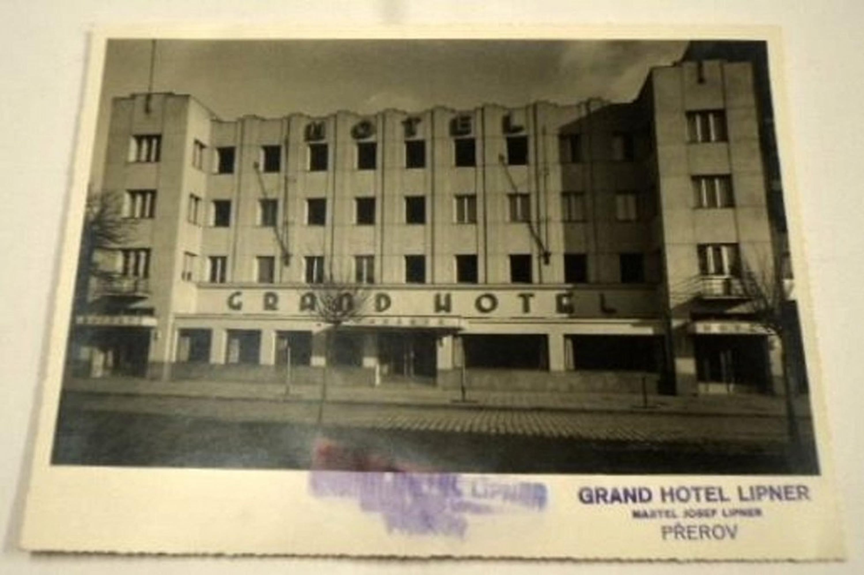 Mid-20th Century Rare Large Functionalism Enamel Sign of the Lipner Grand Hotel, 1930s