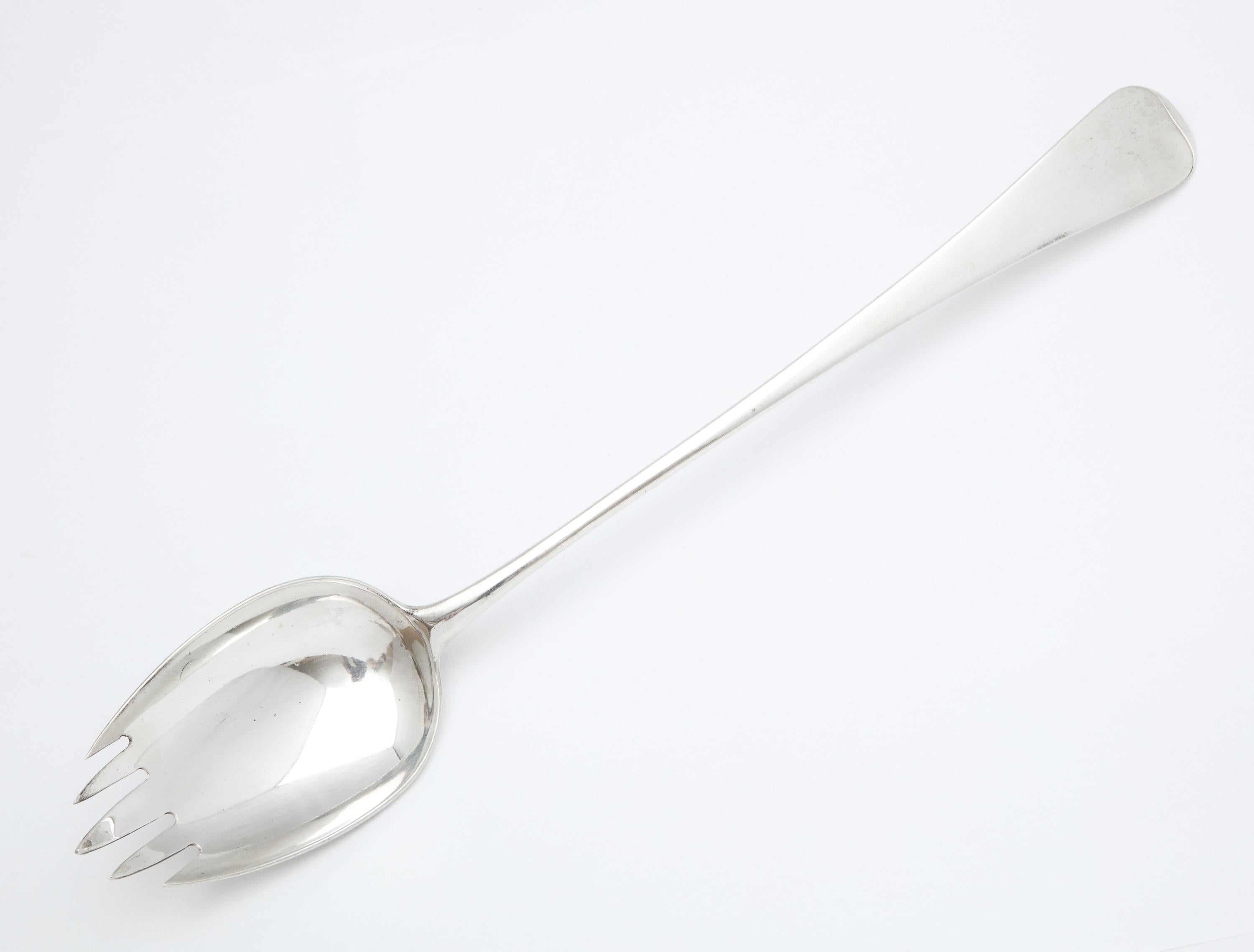 Raro tenedor grande georgiano 