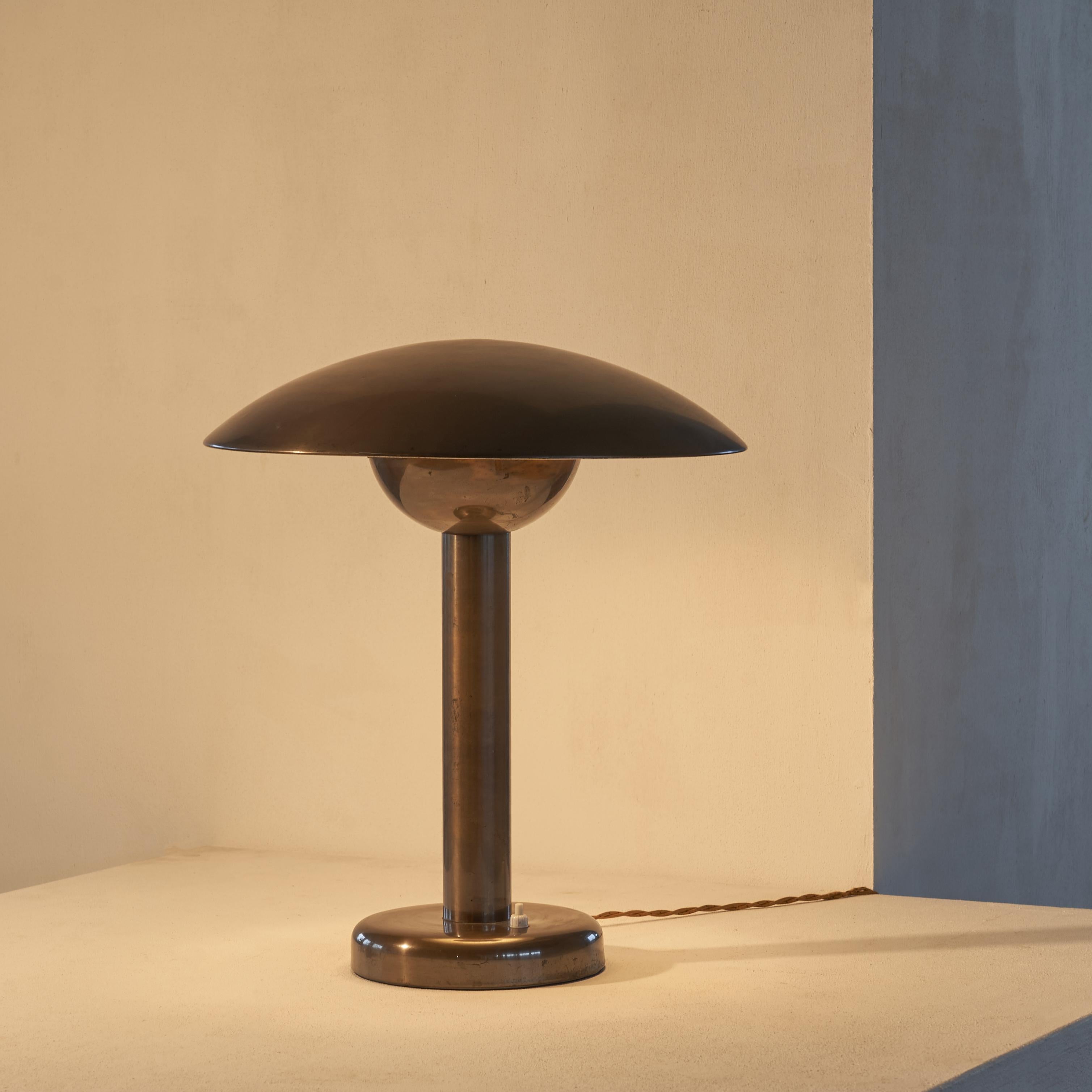 Rare Large Italian Table Lamp in Patinated Brass 1
