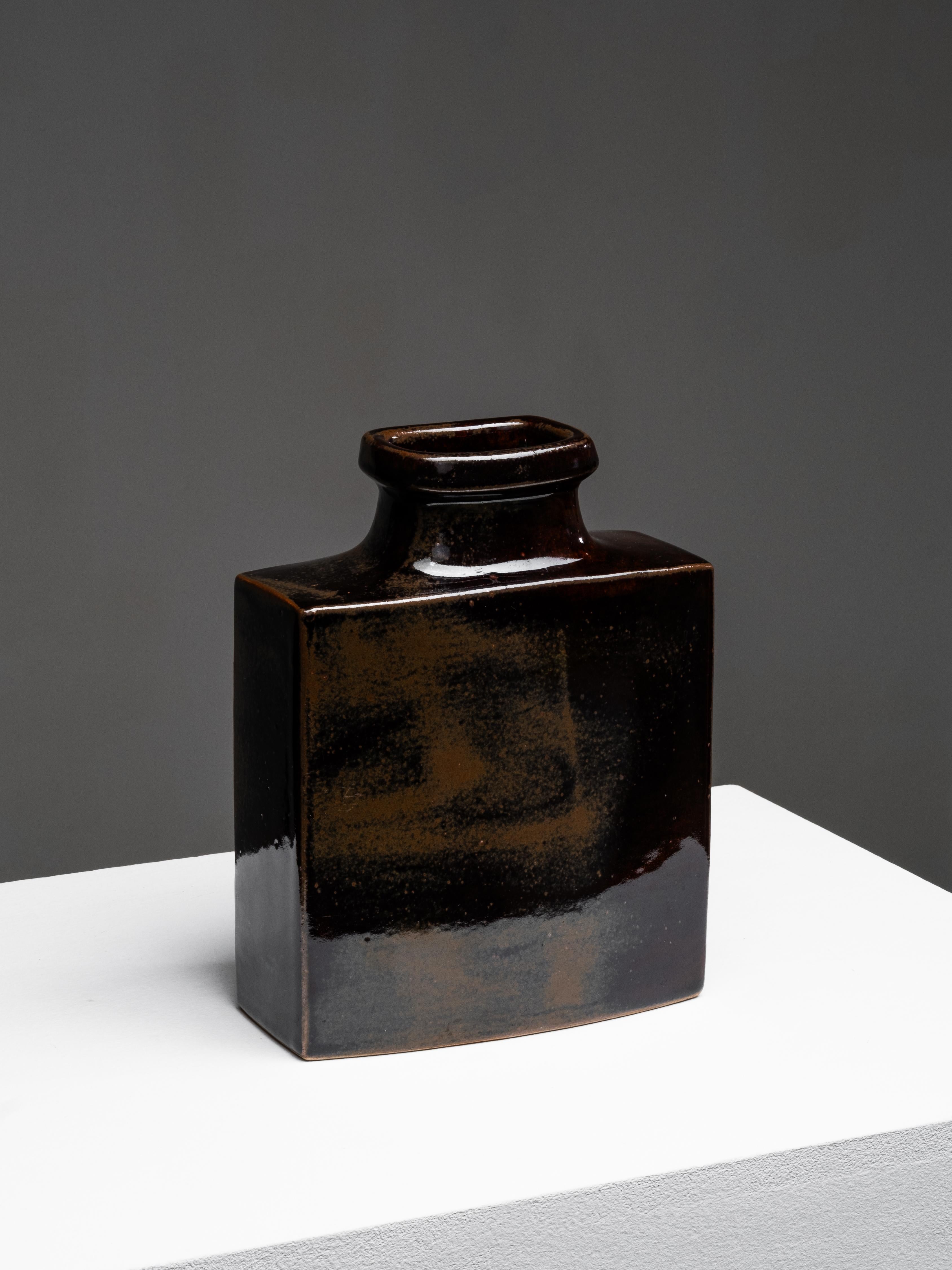 Danish Rare Large Knabstrup Atelier Vase by Christine Konschak, Denmark, 1960s For Sale